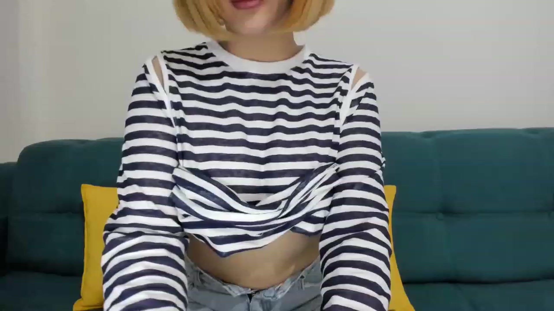 Gallery image thumbnail from Elfleurit's myfreecams stream on, 04/09/2023, 19:34 image 3 of 20