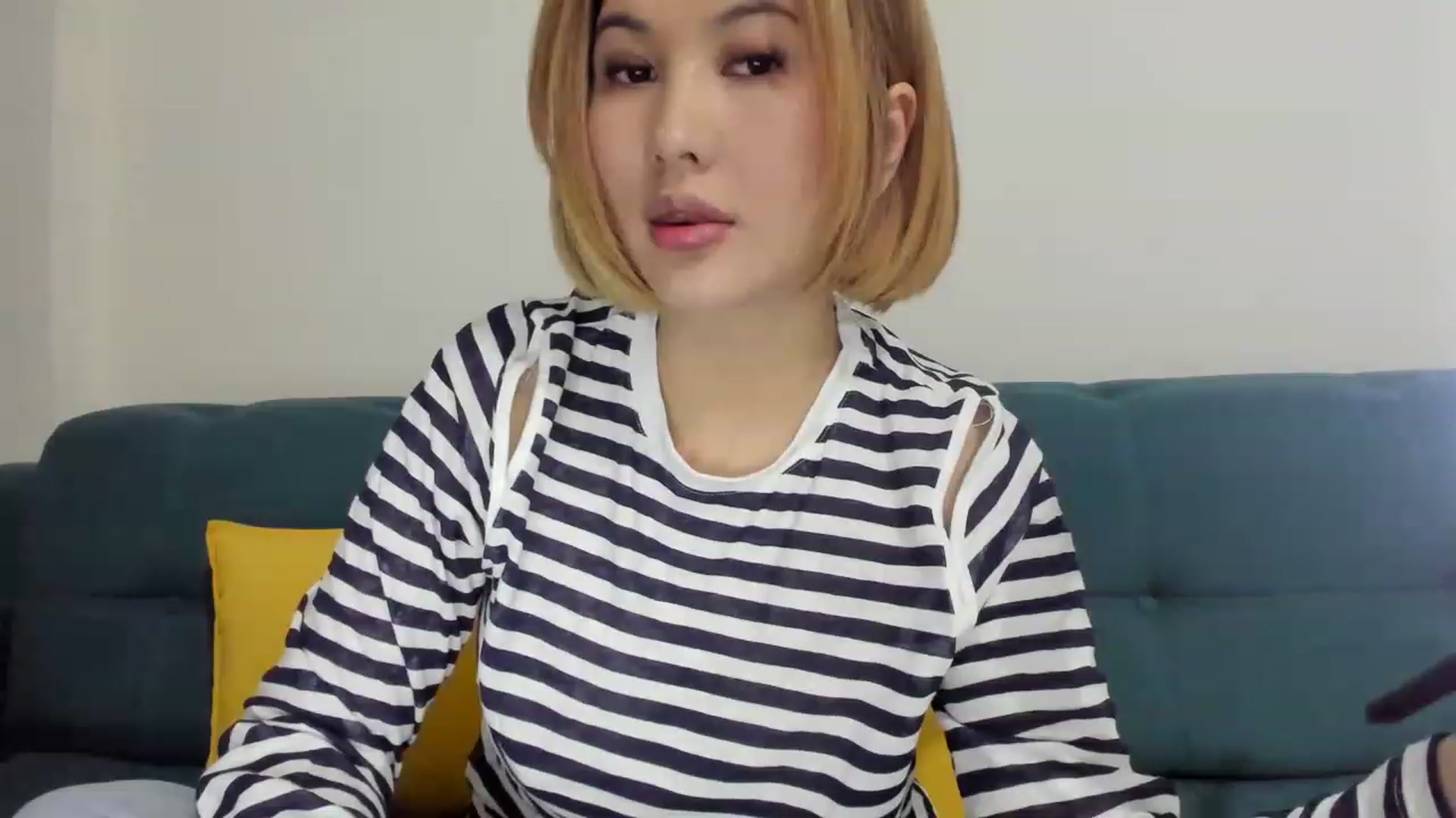 Gallery image thumbnail from Elfleurit's myfreecams stream on, 04/09/2023, 19:34 image 11 of 20