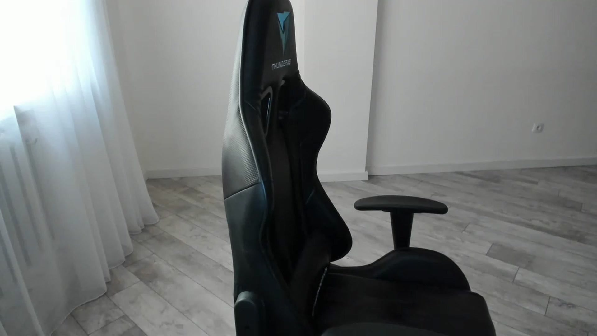 Gallery image thumbnail from Elfleurit's myfreecams stream on, 06/07/2023, 11:44 image 6 of 20