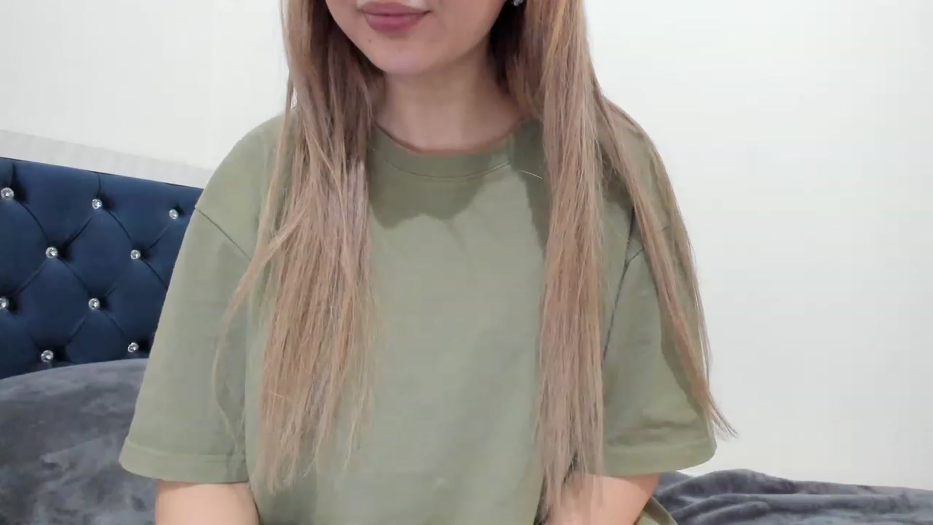 Gallery image thumbnail from Elfleurit's myfreecams stream on, 06/15/2023, 19:21 image 16 of 20