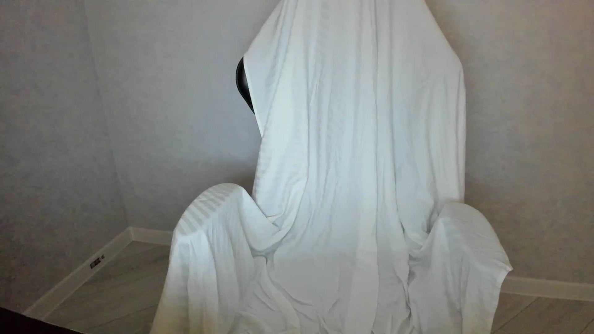 Gallery image thumbnail from Elfleurit's myfreecams stream on, 07/19/2023, 17:12 image 12 of 20