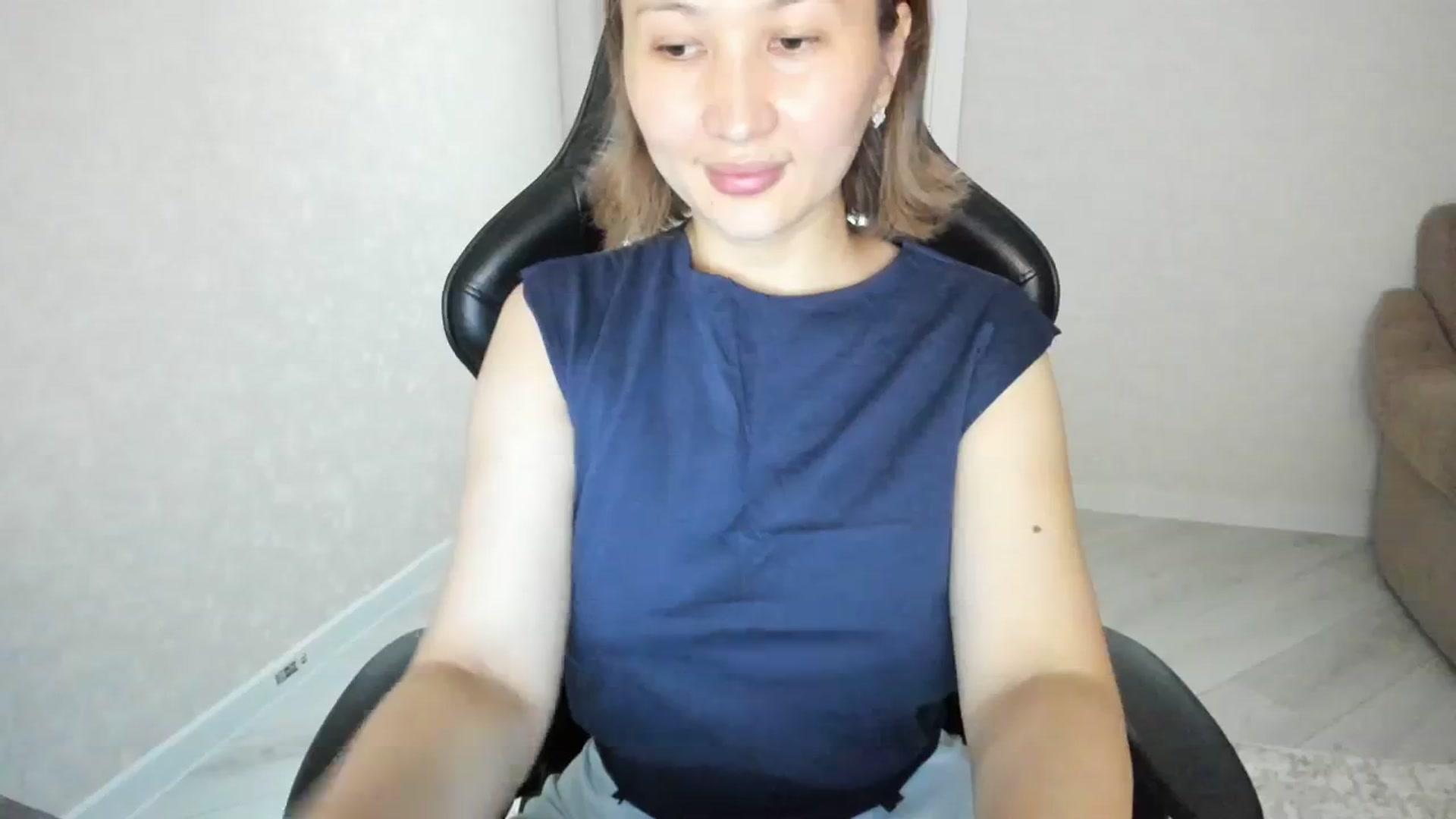 Gallery image thumbnail from Elfleurit's myfreecams stream on, 07/30/2023, 20:31 image 3 of 20