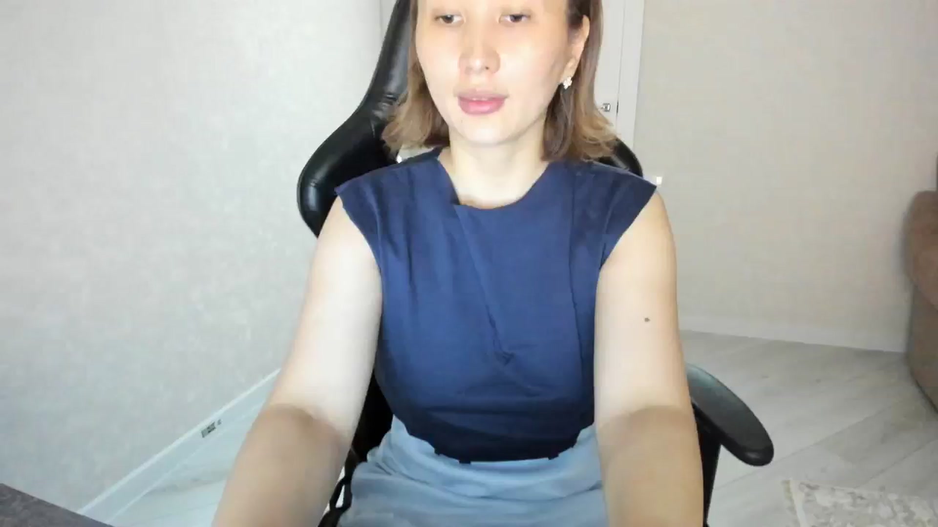 Gallery image thumbnail from Elfleurit's myfreecams stream on, 07/30/2023, 20:31 image 14 of 20