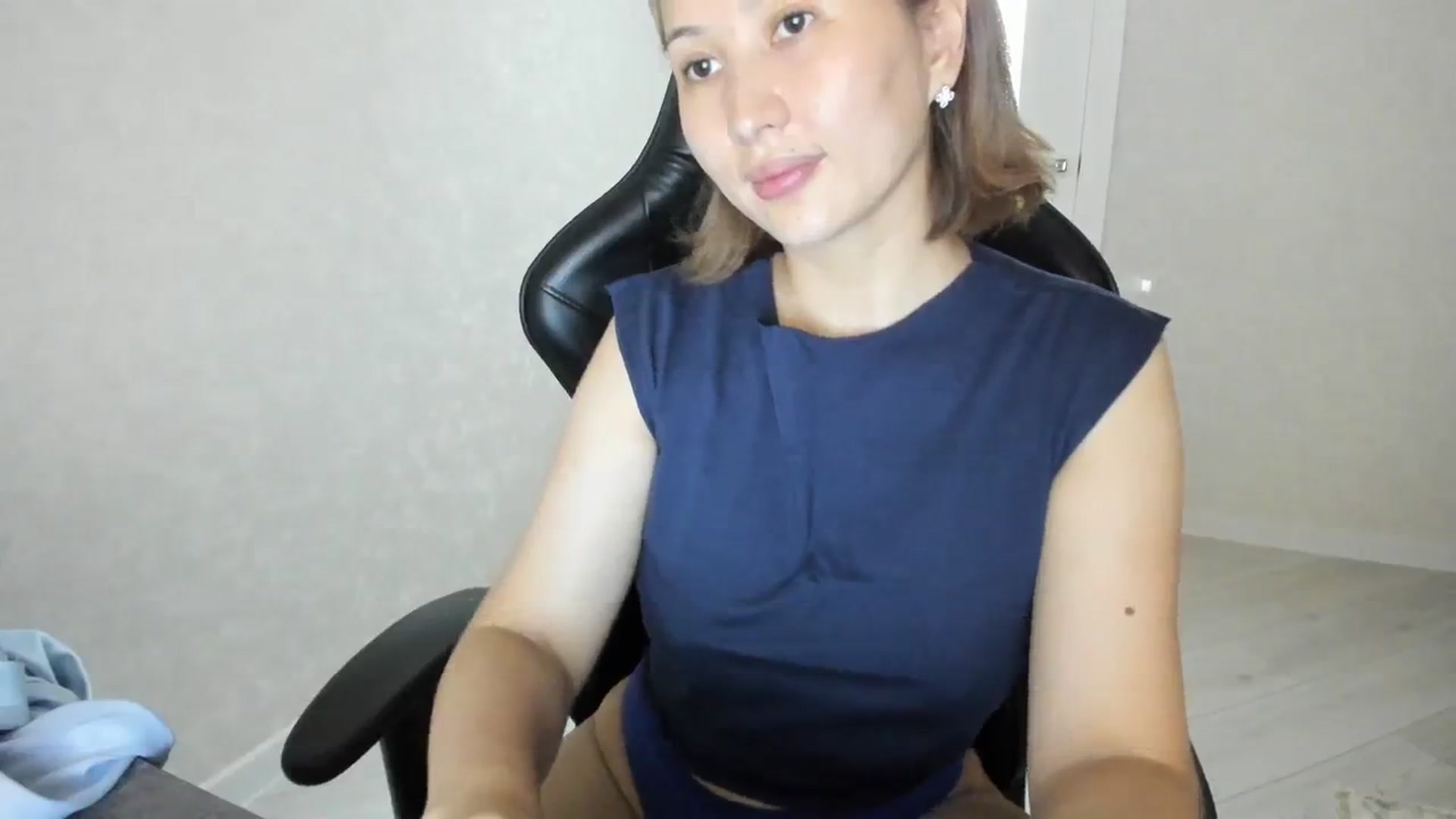 Gallery image thumbnail from Elfleurit's myfreecams stream on, 07/30/2023, 20:31 image 13 of 20
