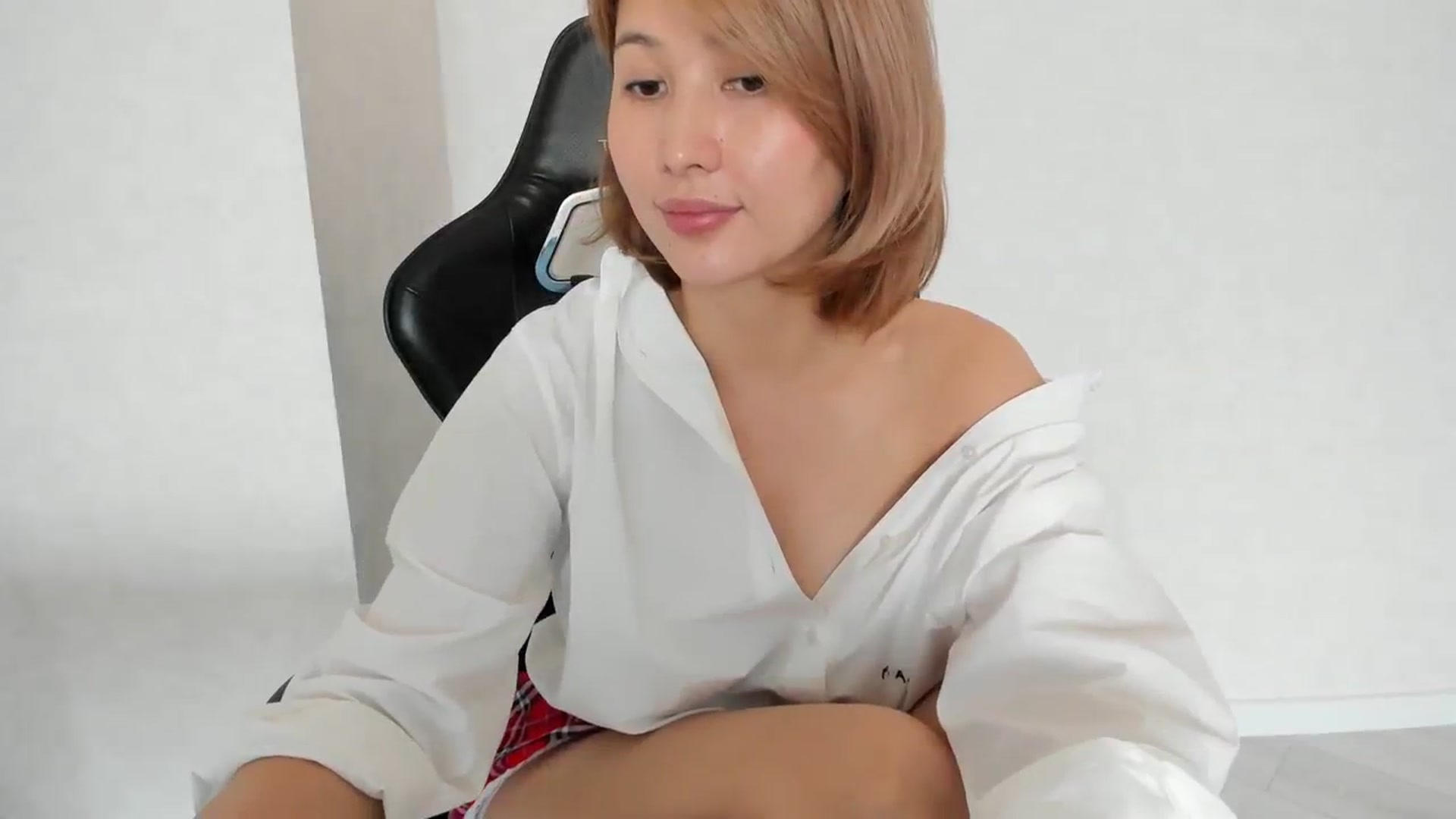 Gallery image thumbnail from Elfleurit's myfreecams stream on, 08/12/2023, 06:56 image 18 of 20