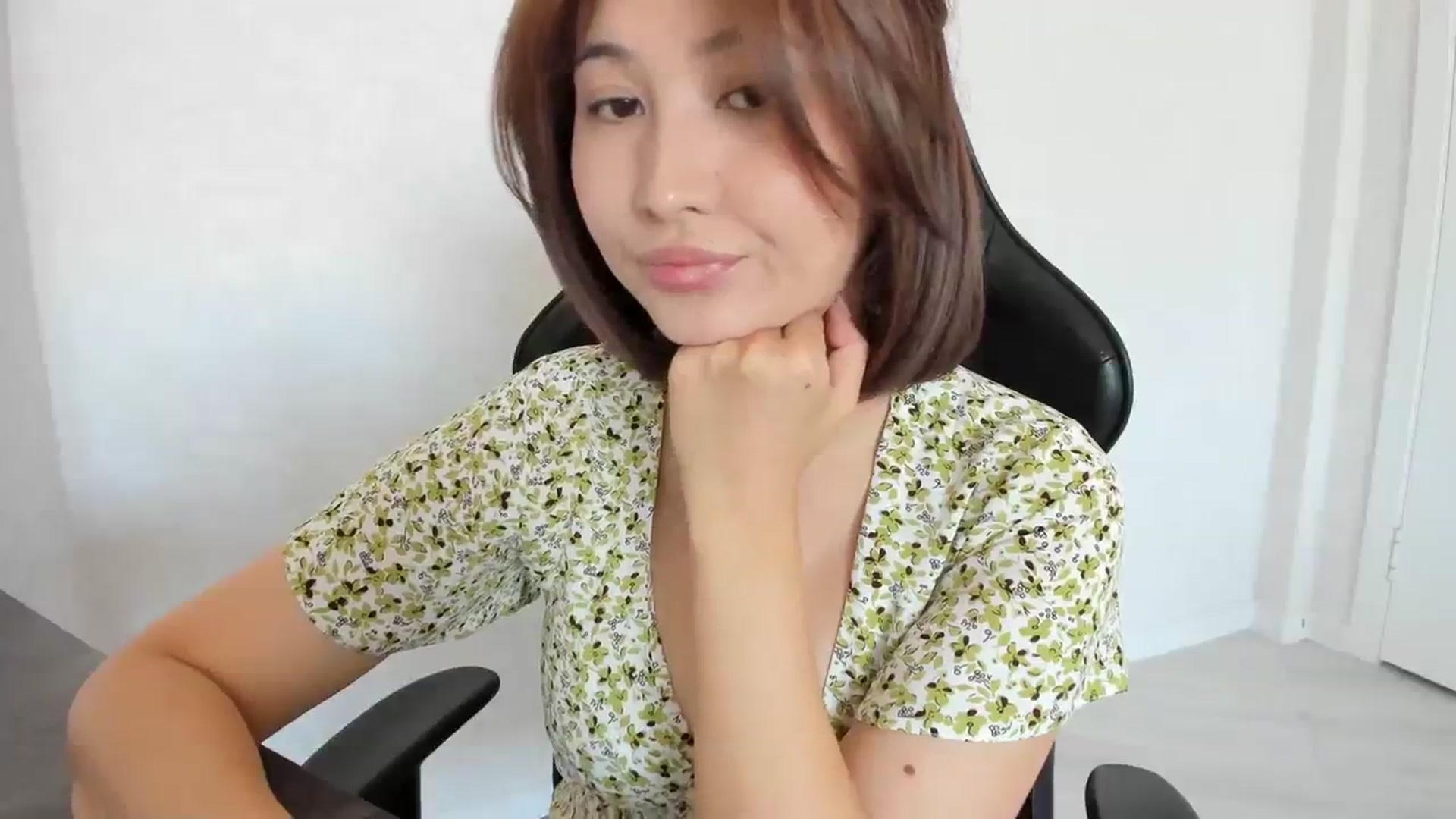 Gallery image thumbnail from Elfleurit's myfreecams stream on, 08/17/2023, 06:01 image 4 of 20