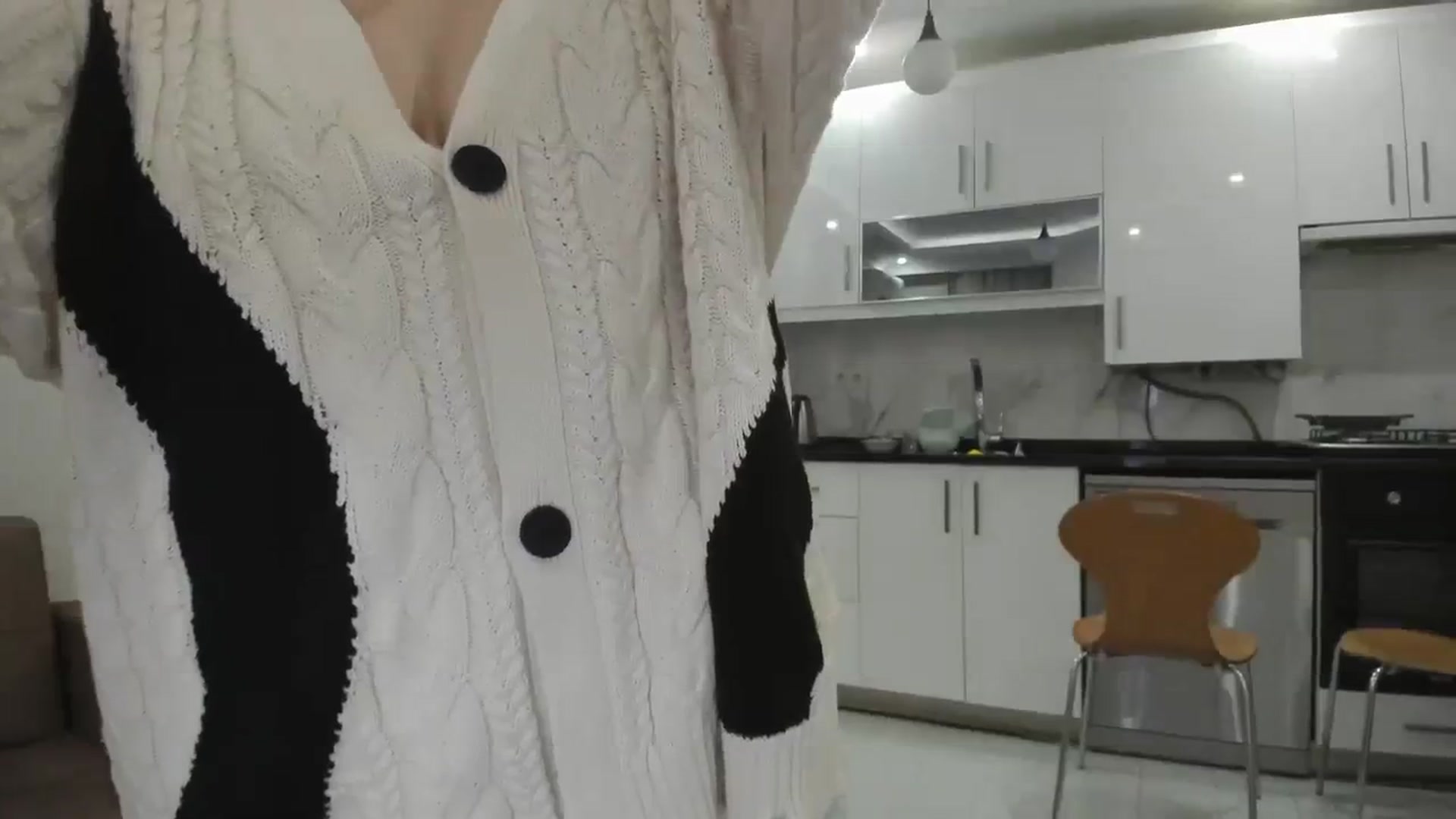 Gallery image thumbnail from Elfleurit's myfreecams stream on, 10/12/2023, 17:40 image 13 of 20