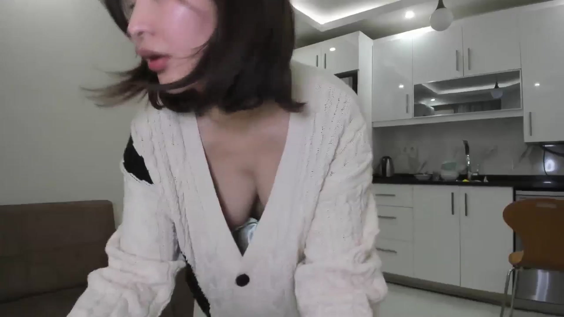Gallery image thumbnail from Elfleurit's myfreecams stream on, 10/12/2023, 17:40 image 14 of 20