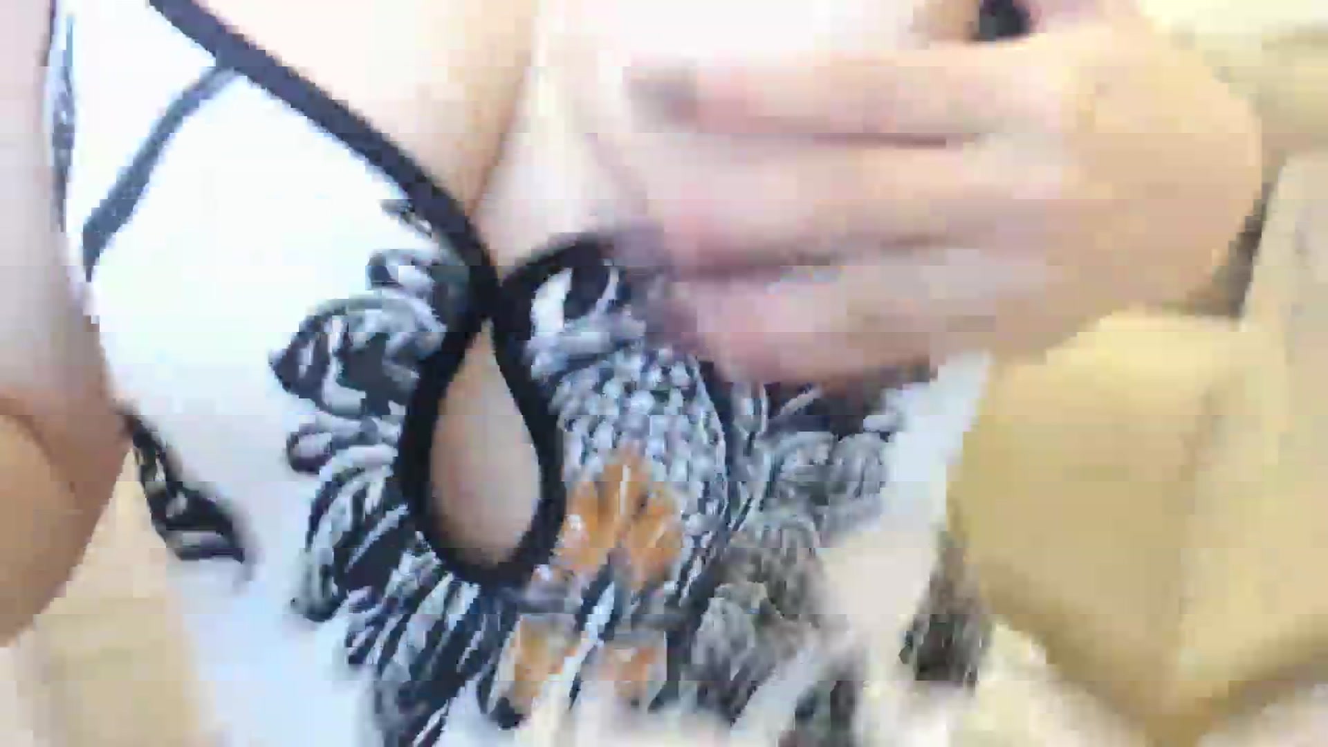 Gallery image thumbnail from Elfleurit's myfreecams stream on, 10/18/2023, 18:23 image 12 of 20