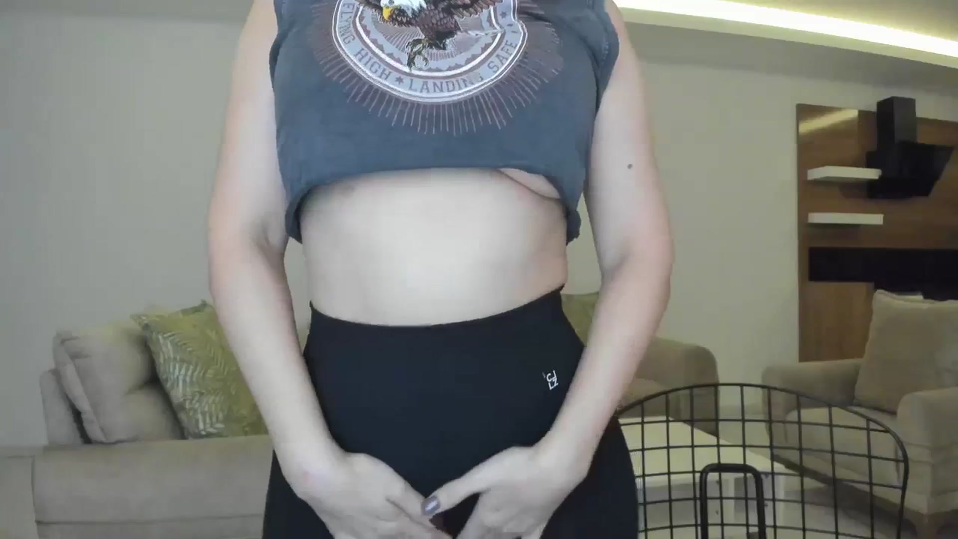 Gallery image thumbnail from Elfleurit's myfreecams stream on, 10/20/2023, 18:42 image 3 of 20