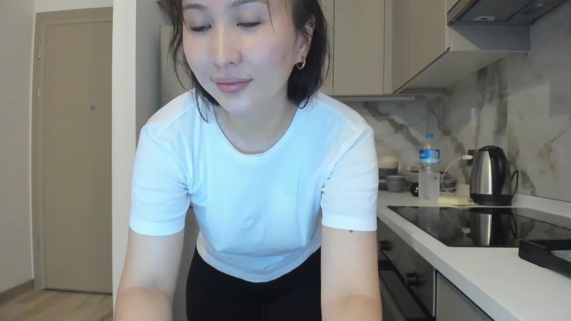 Gallery image thumbnail from Elfleurit's myfreecams stream on, 10/22/2023, 15:58 image 8 of 20