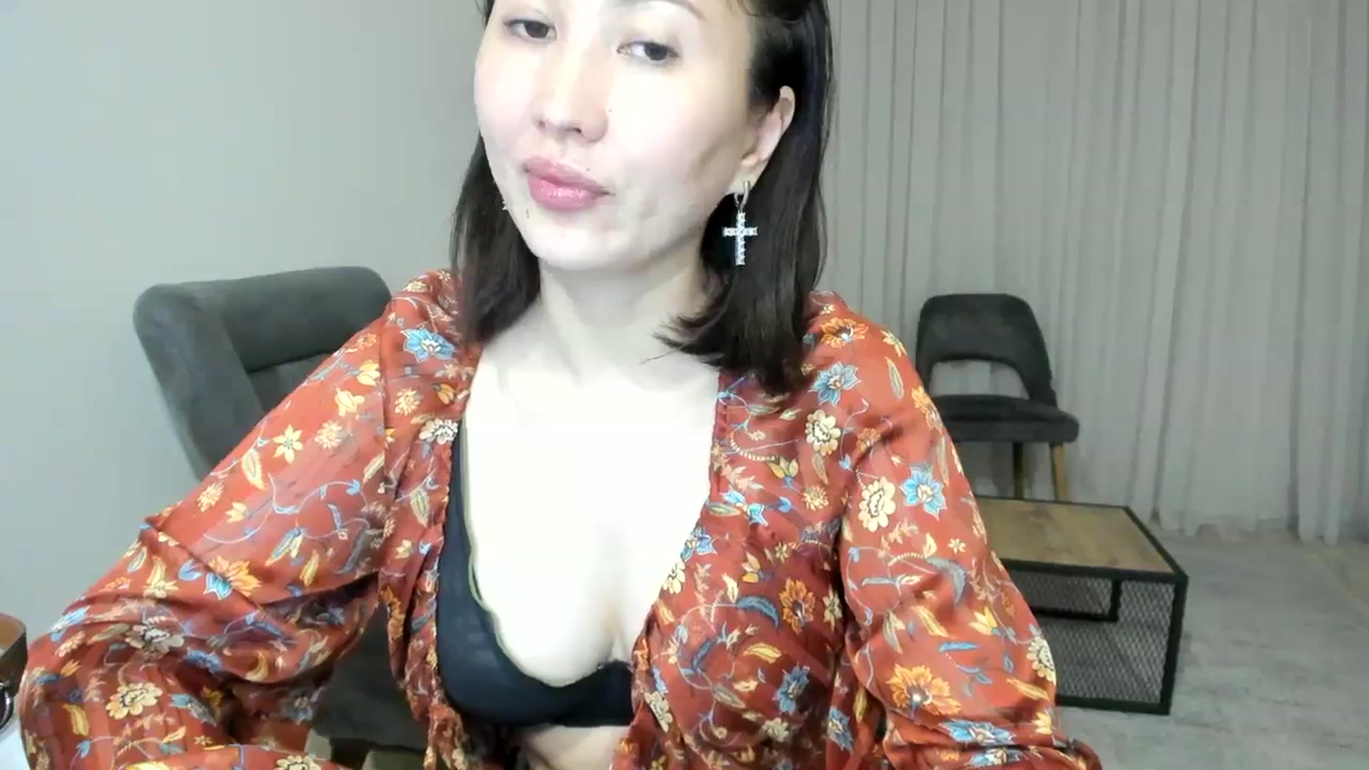 Gallery image thumbnail from Elfleurit's myfreecams stream on, 10/24/2023, 18:36 image 17 of 20
