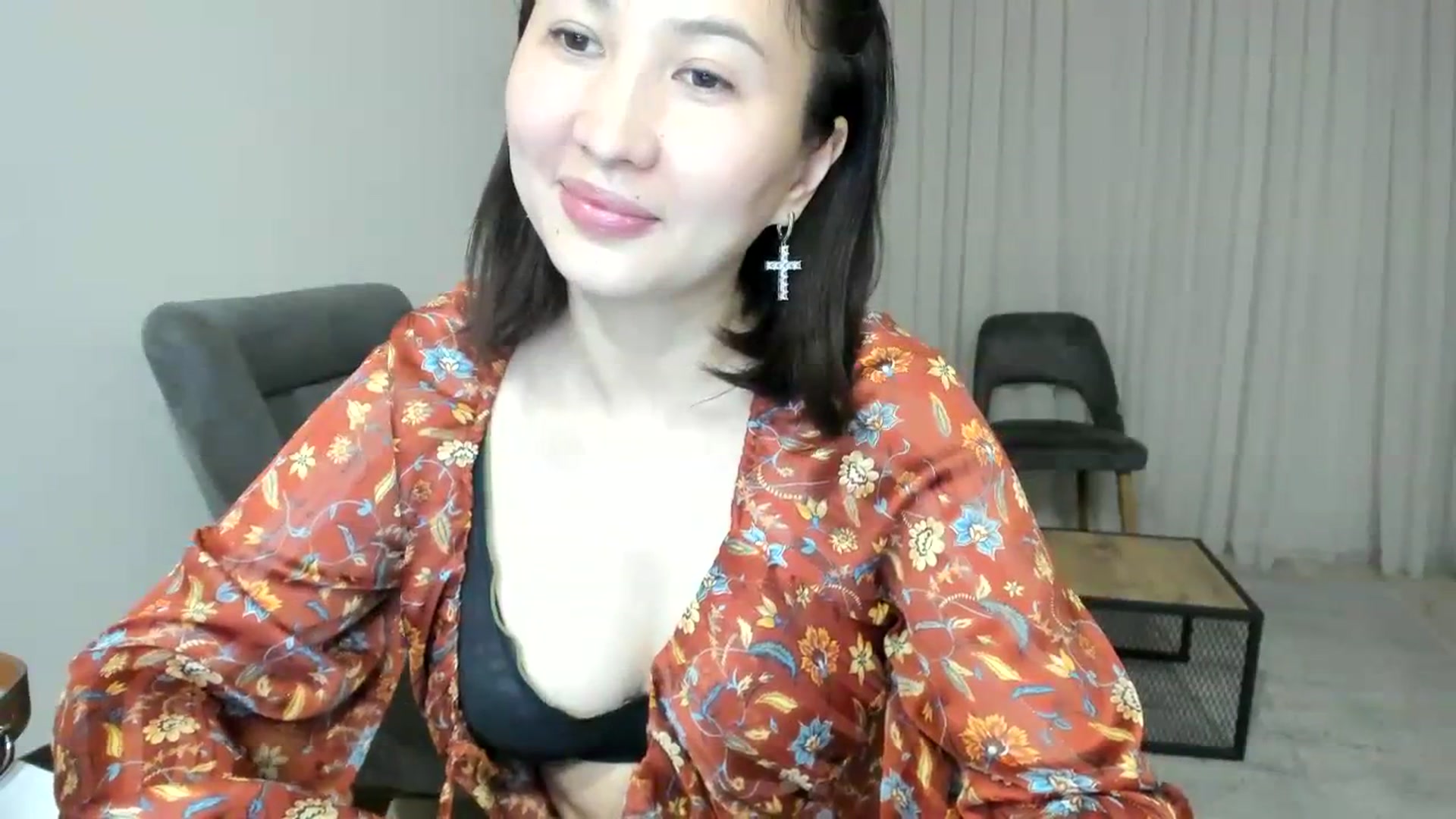 Gallery image thumbnail from Elfleurit's myfreecams stream on, 10/24/2023, 18:36 image 15 of 20