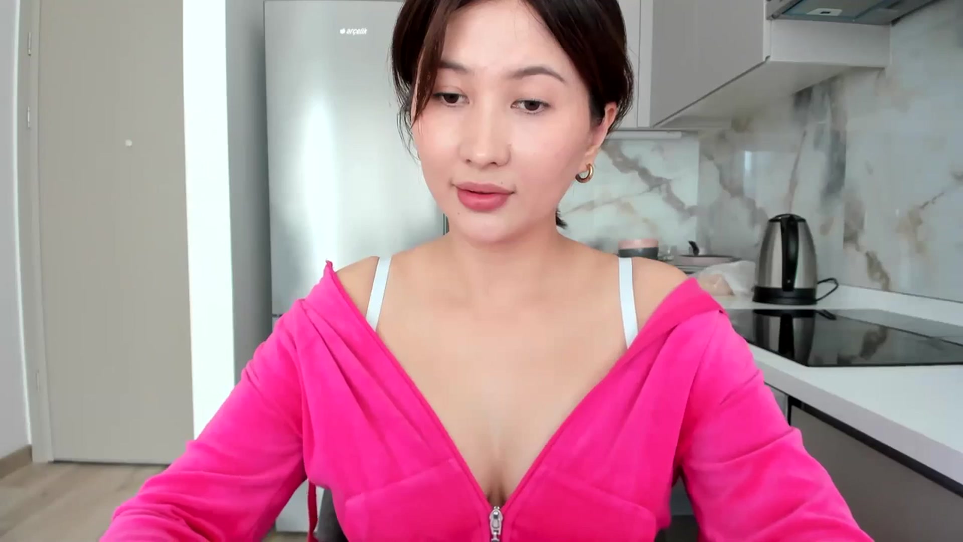 Gallery image thumbnail from Elfleurit's myfreecams stream on, 10/25/2023, 08:42 image 16 of 20