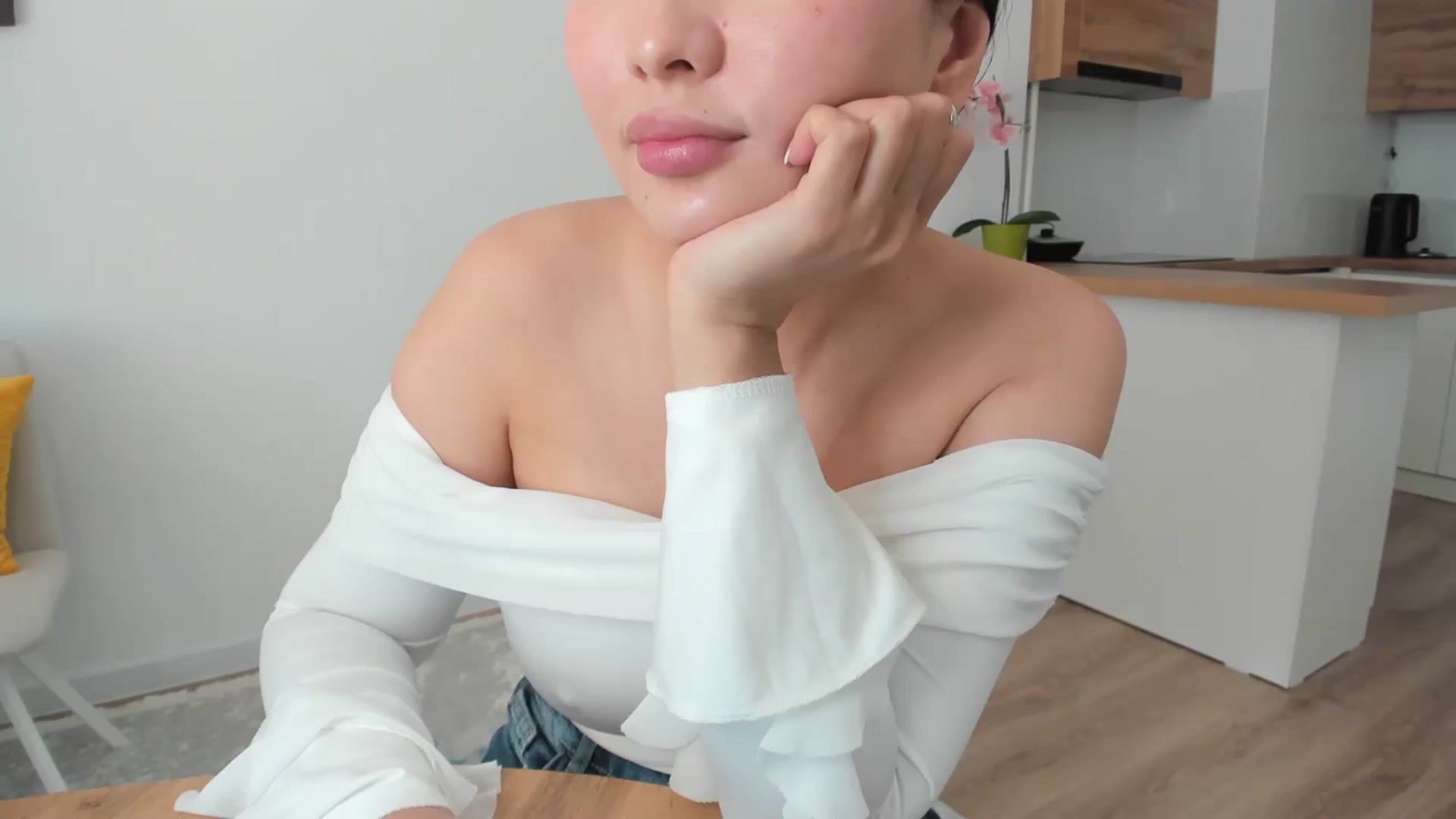 Gallery image thumbnail from Elfleurit's myfreecams stream on, 11/05/2023, 09:07 image 1 of 20