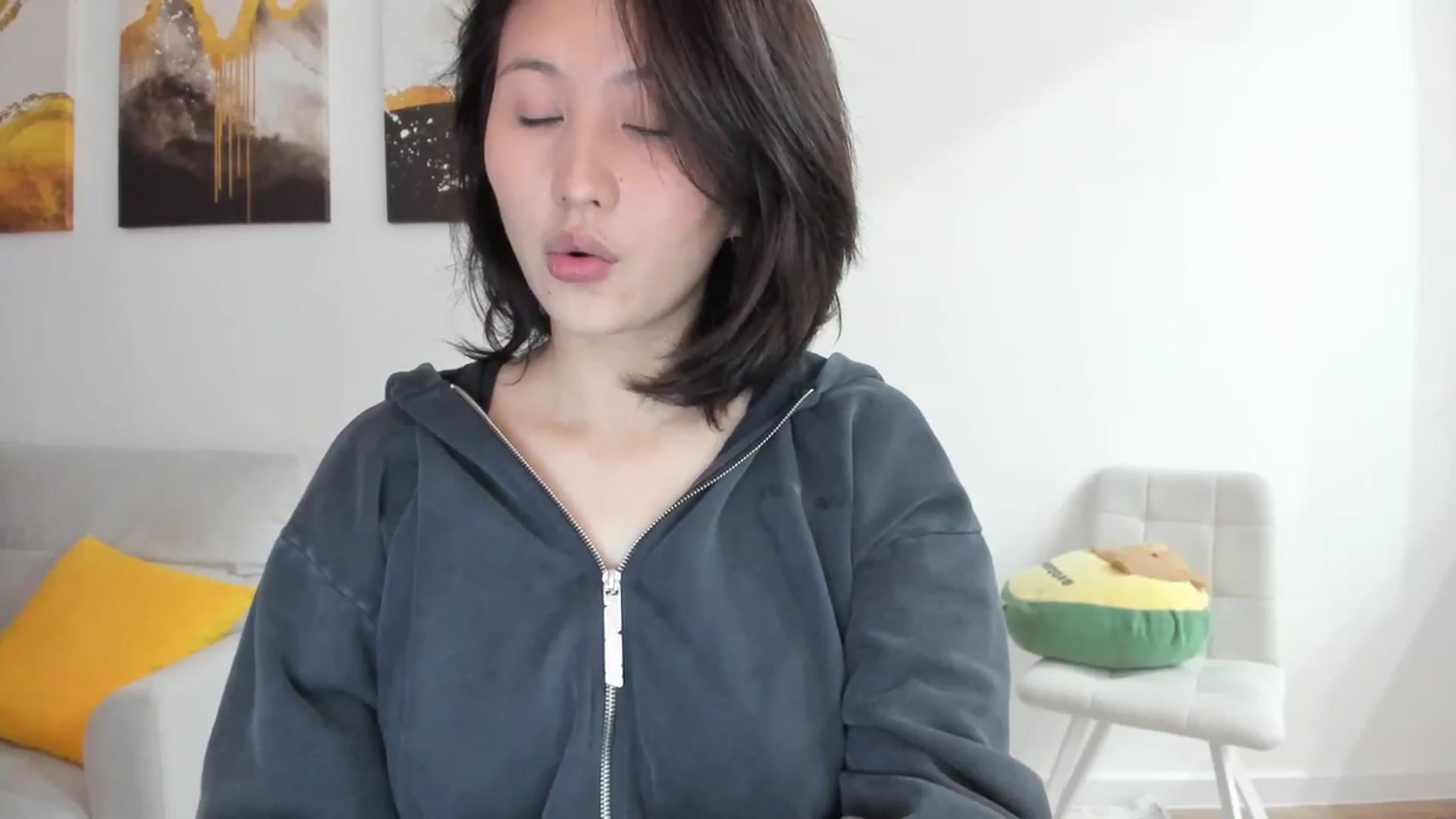 Gallery image thumbnail from Elfleurit's myfreecams stream on, 11/10/2023, 23:17 image 7 of 20