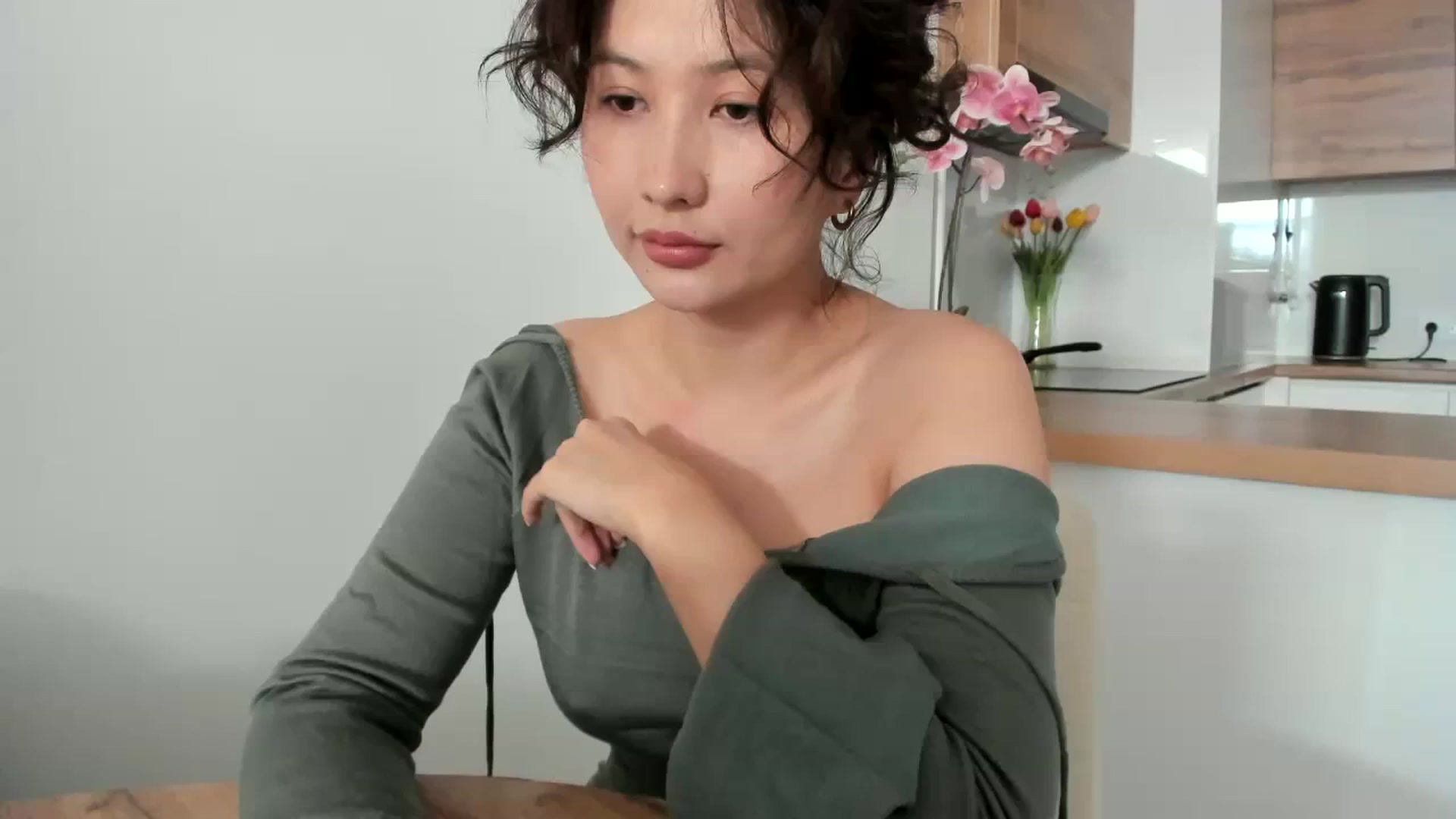 Gallery image thumbnail from Elfleurit's myfreecams stream on, 11/18/2023, 07:47 image 13 of 20