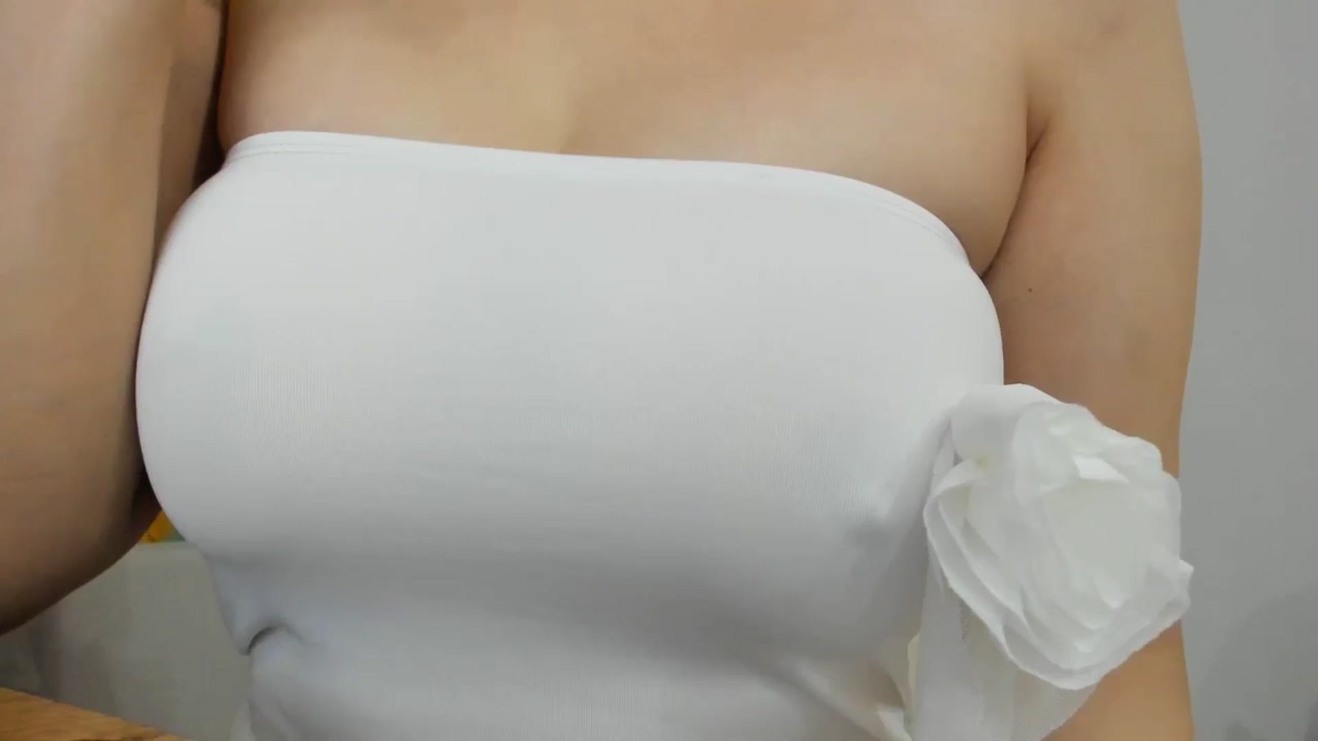 Gallery image thumbnail from Elfleurit's myfreecams stream on, 11/24/2023, 21:26 image 17 of 20