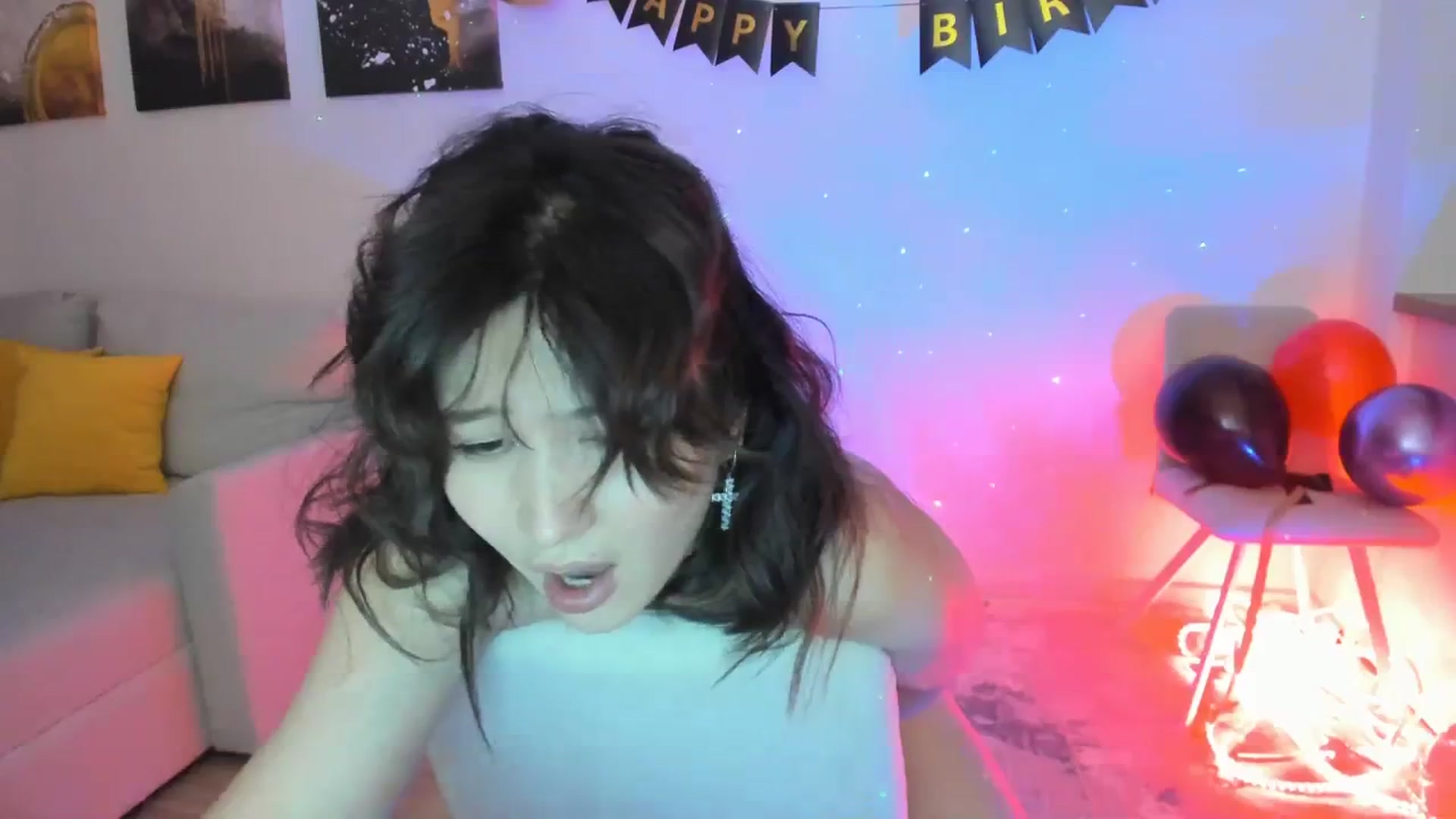 Gallery image thumbnail from Elfleurit's myfreecams stream on, 12/10/2023, 23:38 image 17 of 20