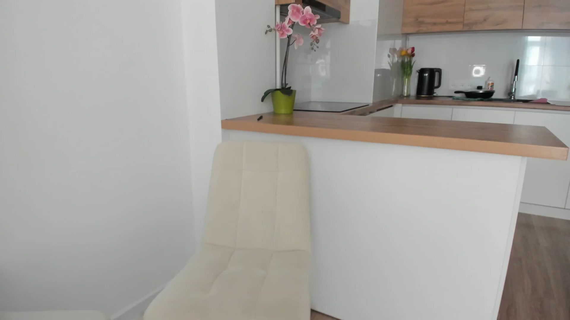 Gallery image thumbnail from Elfleurit's myfreecams stream on, 12/15/2023, 08:28 image 13 of 20