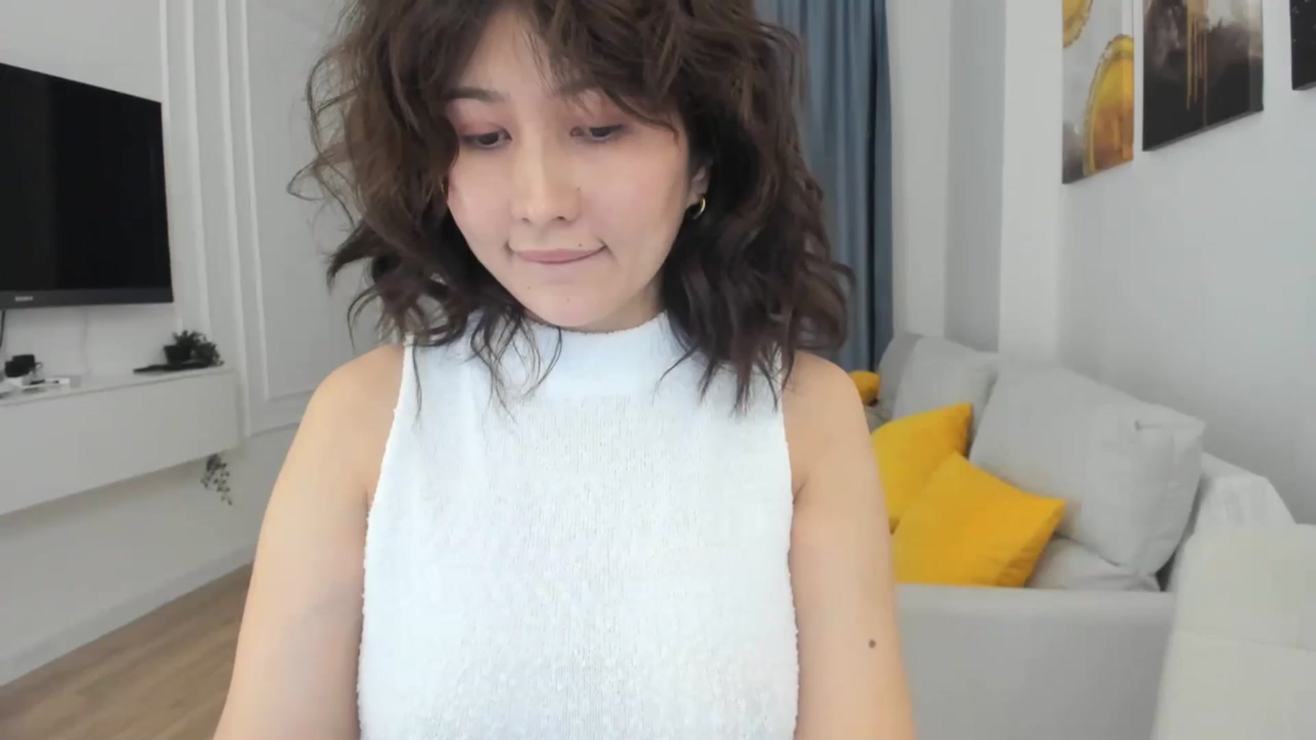 Gallery image thumbnail from Elfleurit's myfreecams stream on, 12/18/2023, 01:37 image 9 of 20