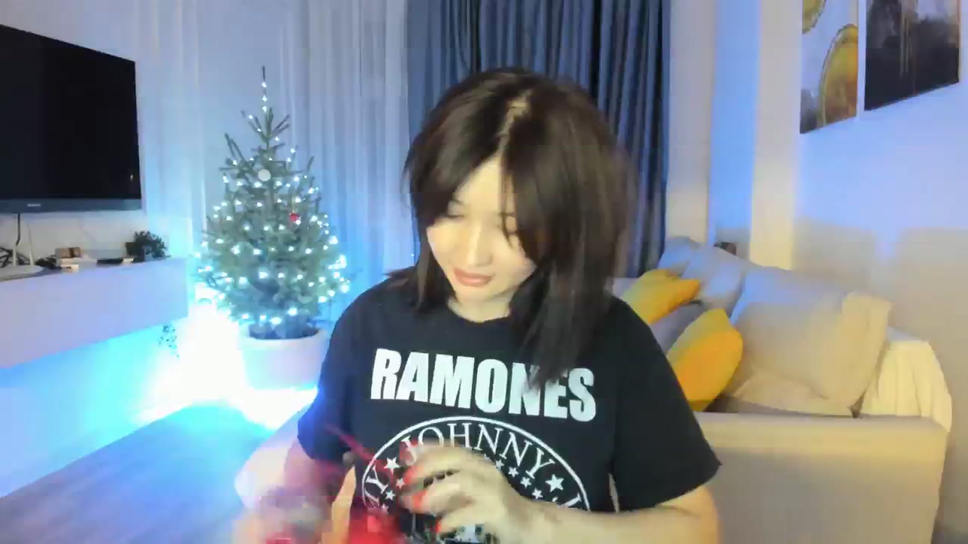 Gallery image thumbnail from Elfleurit's myfreecams stream on, 12/19/2023, 14:59 image 8 of 20