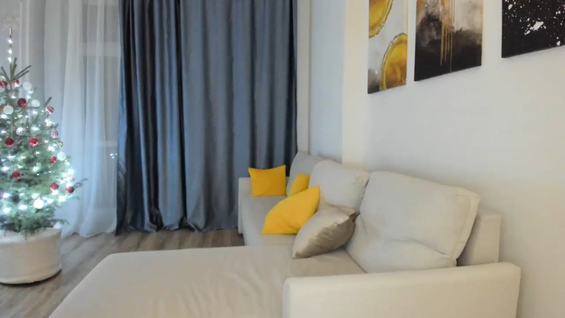 Gallery image thumbnail from Elfleurit's myfreecams stream on, 12/22/2023, 17:31 image 10 of 20