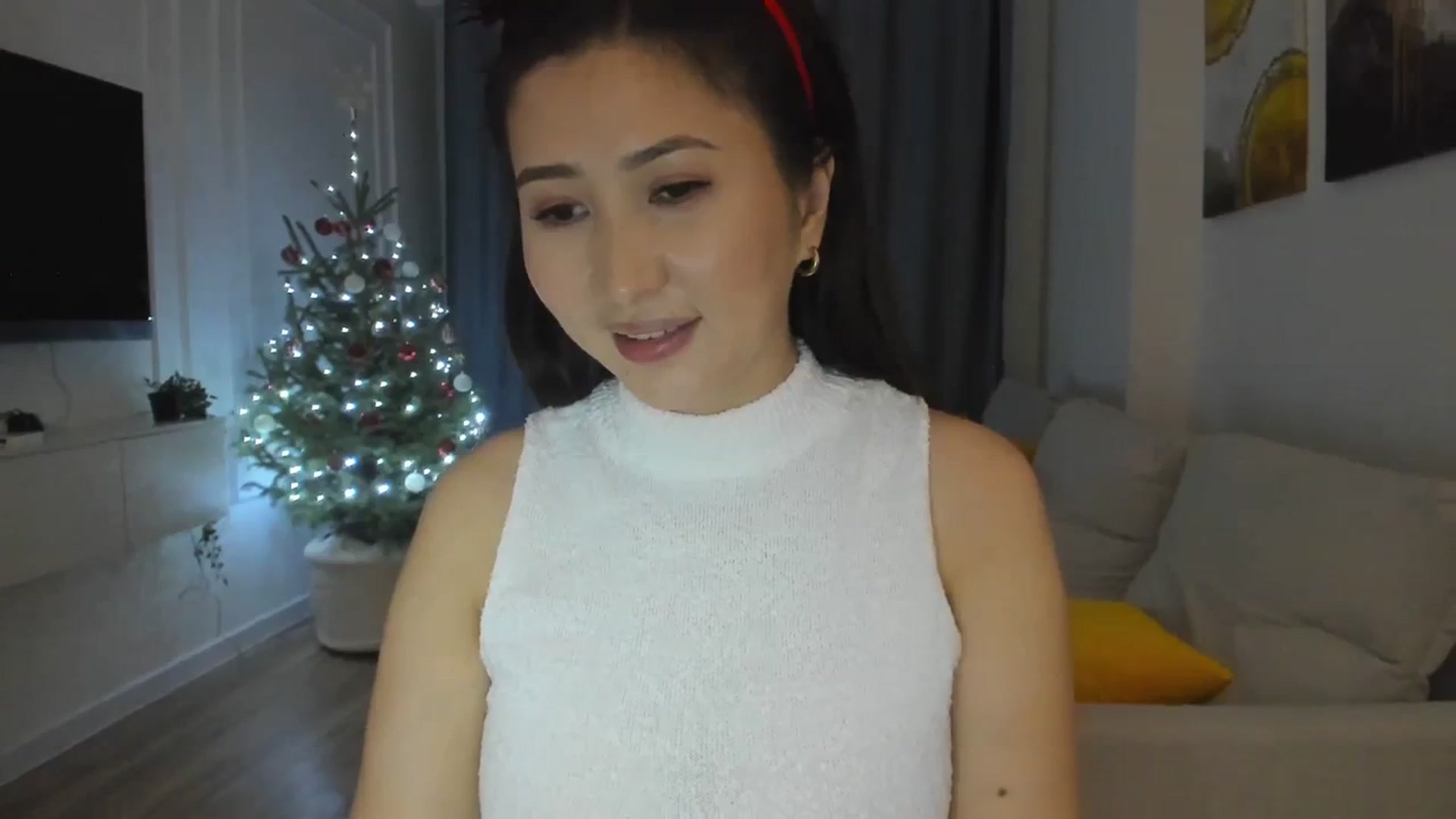 Gallery image thumbnail from Elfleurit's myfreecams stream on, 12/22/2023, 20:47 image 19 of 20