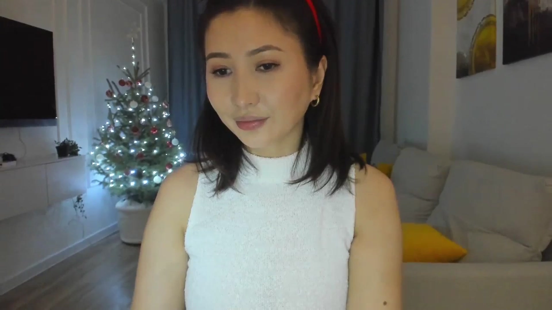 Gallery image thumbnail from Elfleurit's myfreecams stream on, 12/22/2023, 20:47 image 17 of 20