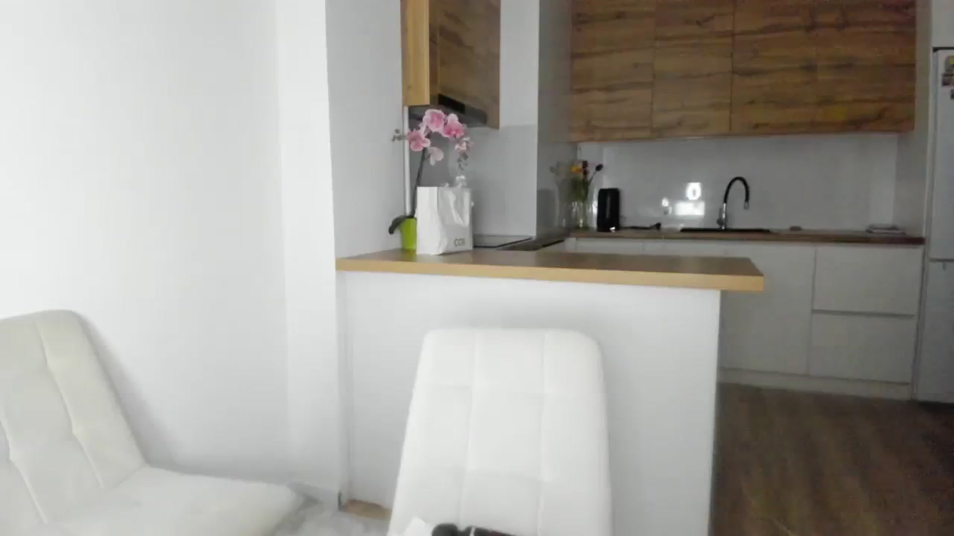 Gallery image thumbnail from Elfleurit's myfreecams stream on, 12/24/2023, 23:02 image 3 of 20