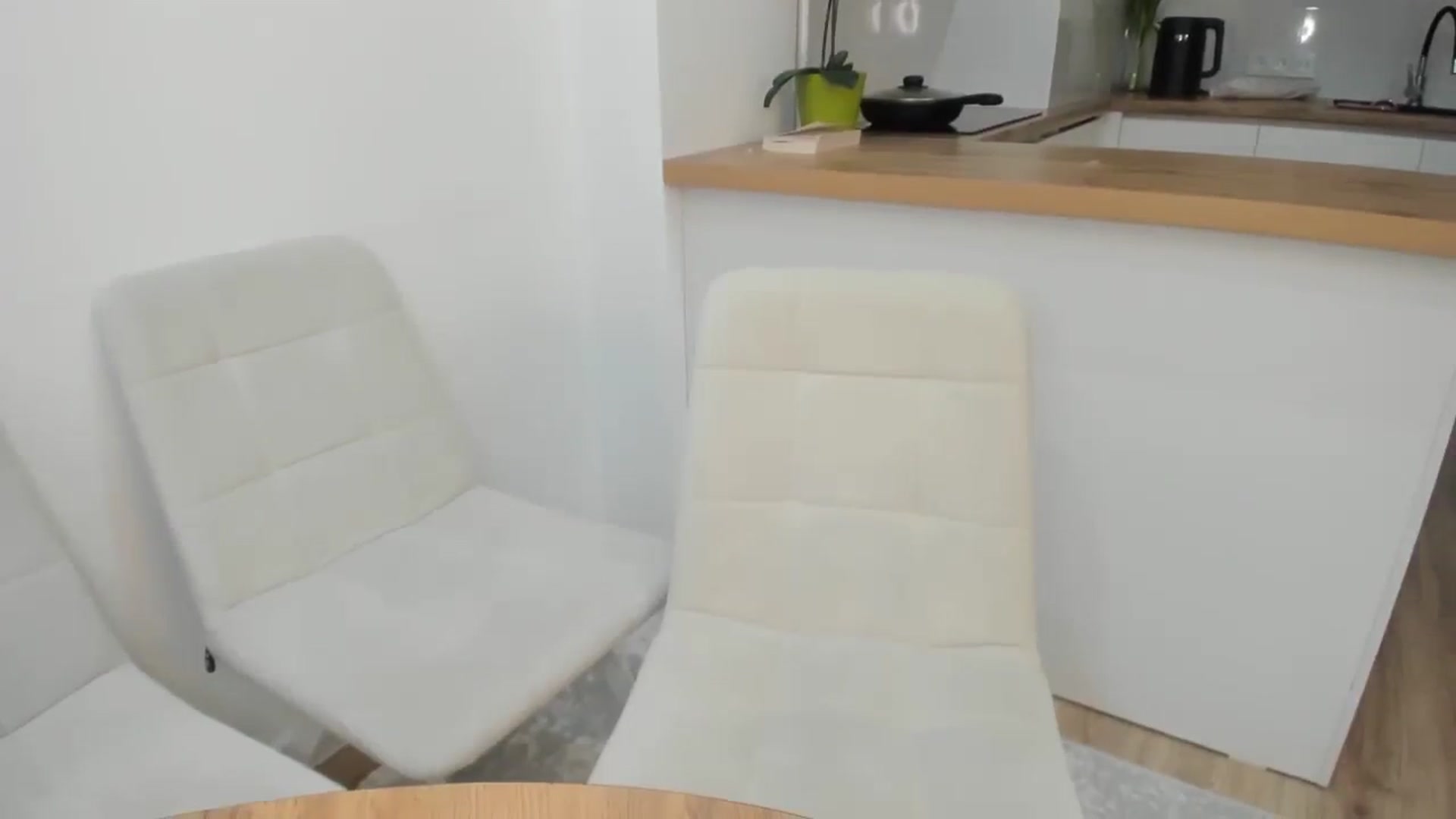 Gallery image thumbnail from Elfleurit's myfreecams stream on, 01/03/2024, 16:59 image 2 of 20