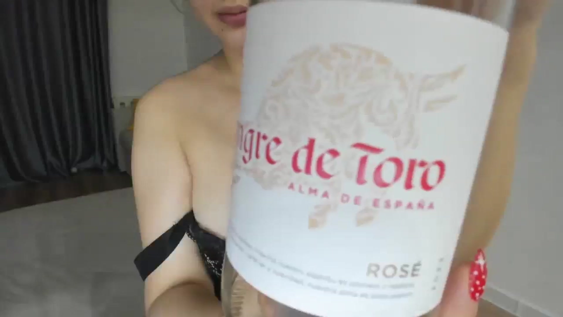 Gallery image thumbnail from Elfleurit's myfreecams stream on, 01/04/2024, 17:54 image 7 of 20