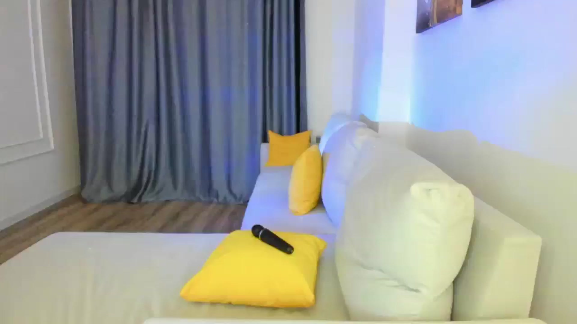 Gallery image thumbnail from Elfleurit's myfreecams stream on, 01/05/2024, 17:39 image 11 of 20
