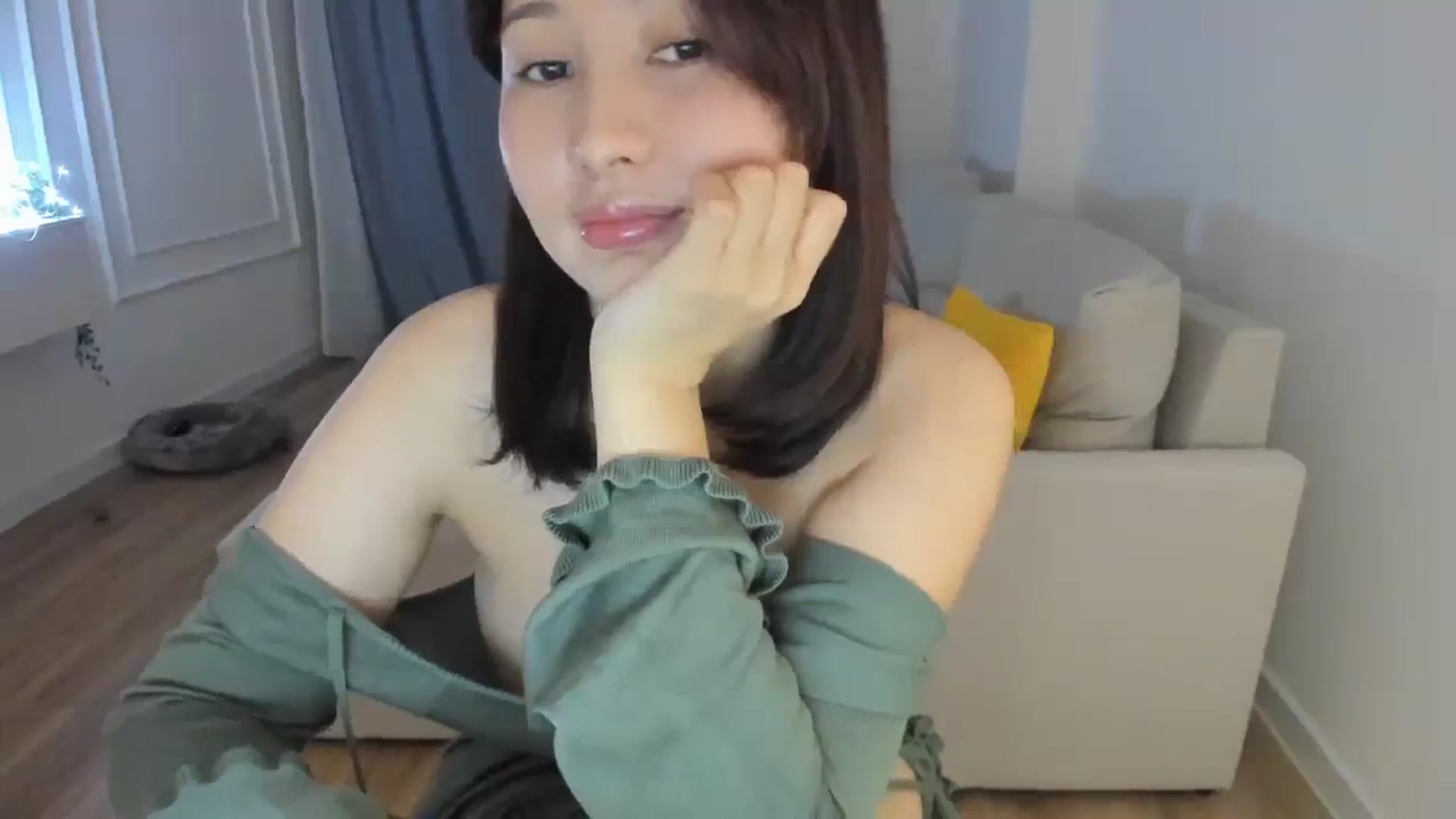 Gallery image thumbnail from Elfleurit's myfreecams stream on, 01/09/2024, 17:17 image 5 of 20
