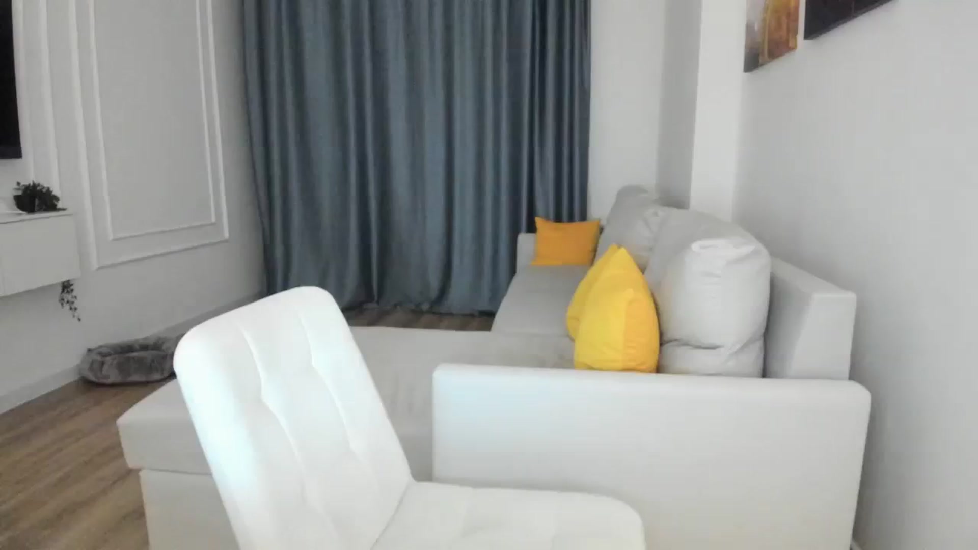 Gallery image thumbnail from Elfleurit's myfreecams stream on, 01/12/2024, 17:53 image 3 of 20