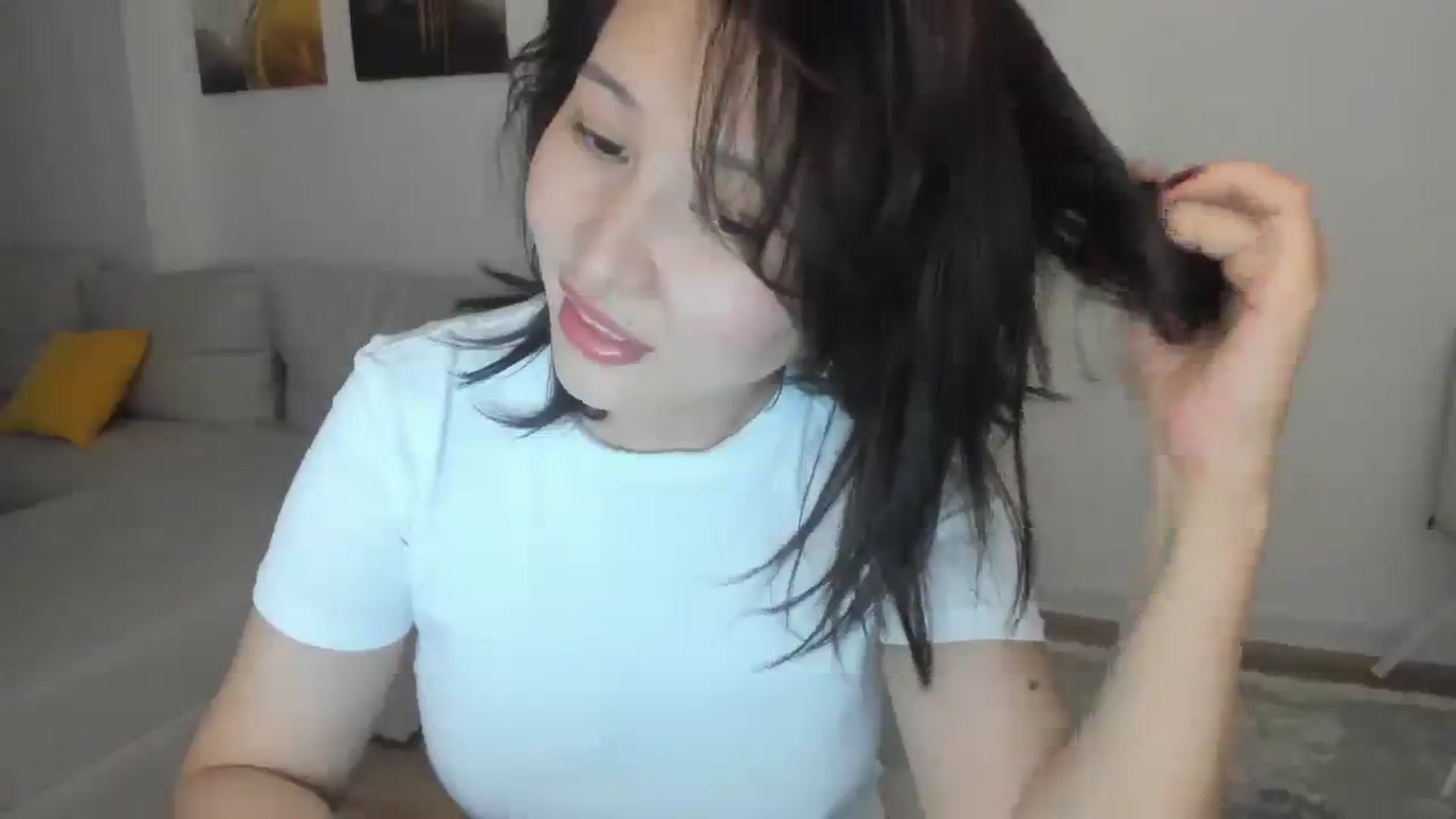 Gallery image thumbnail from Elfleurit's myfreecams stream on, 01/17/2024, 21:17 image 3 of 20