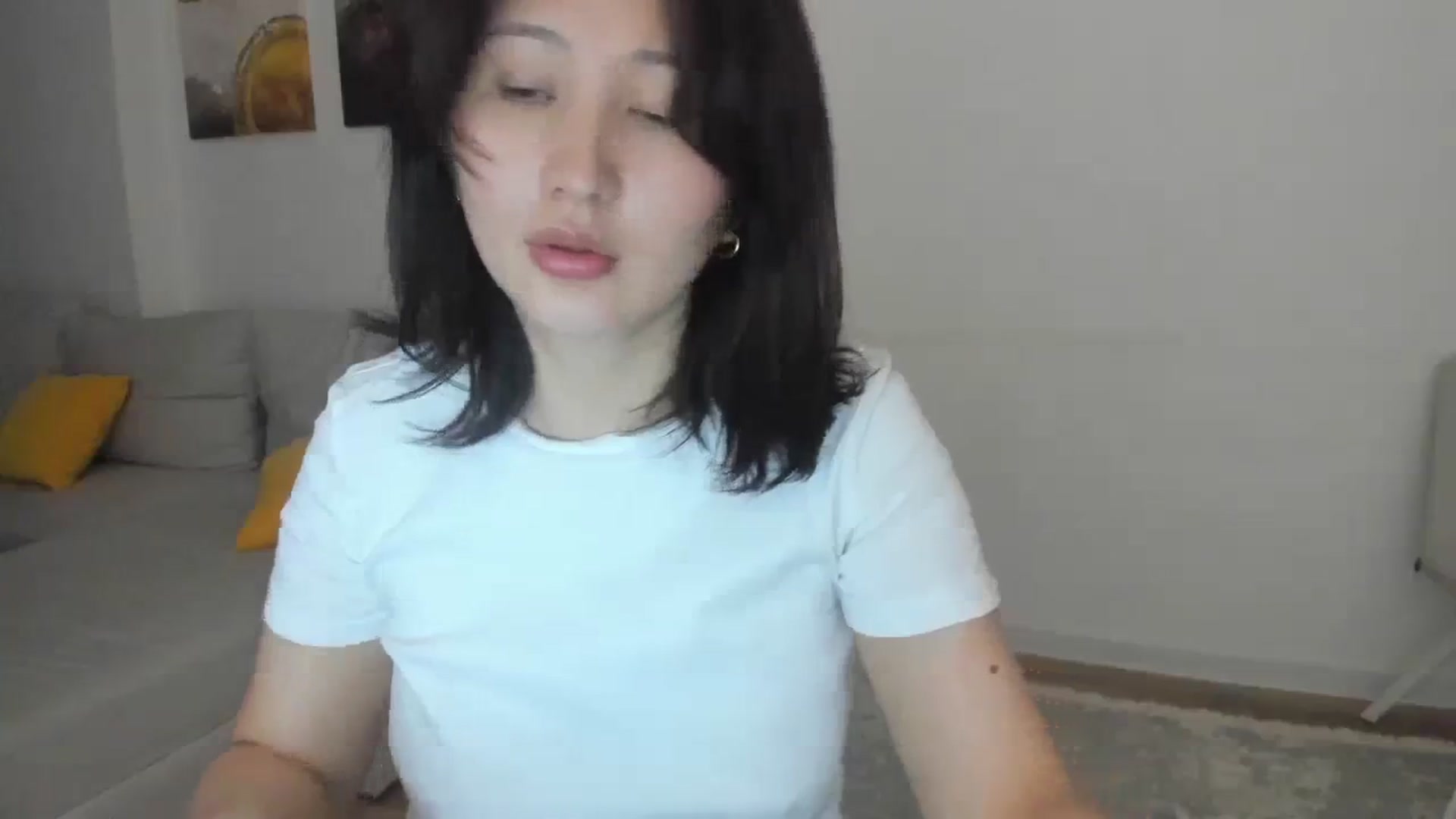 Gallery image thumbnail from Elfleurit's myfreecams stream on, 01/17/2024, 21:17 image 9 of 20