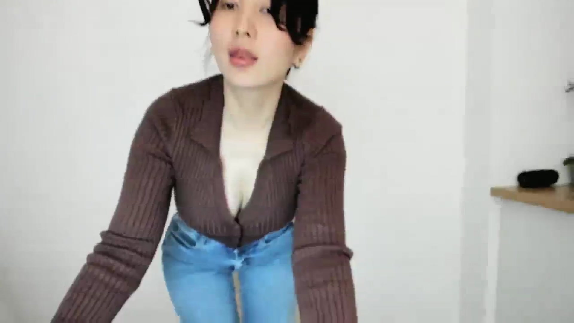 Gallery image thumbnail from Elfleurit's myfreecams stream on, 01/23/2024, 19:36 image 2 of 20