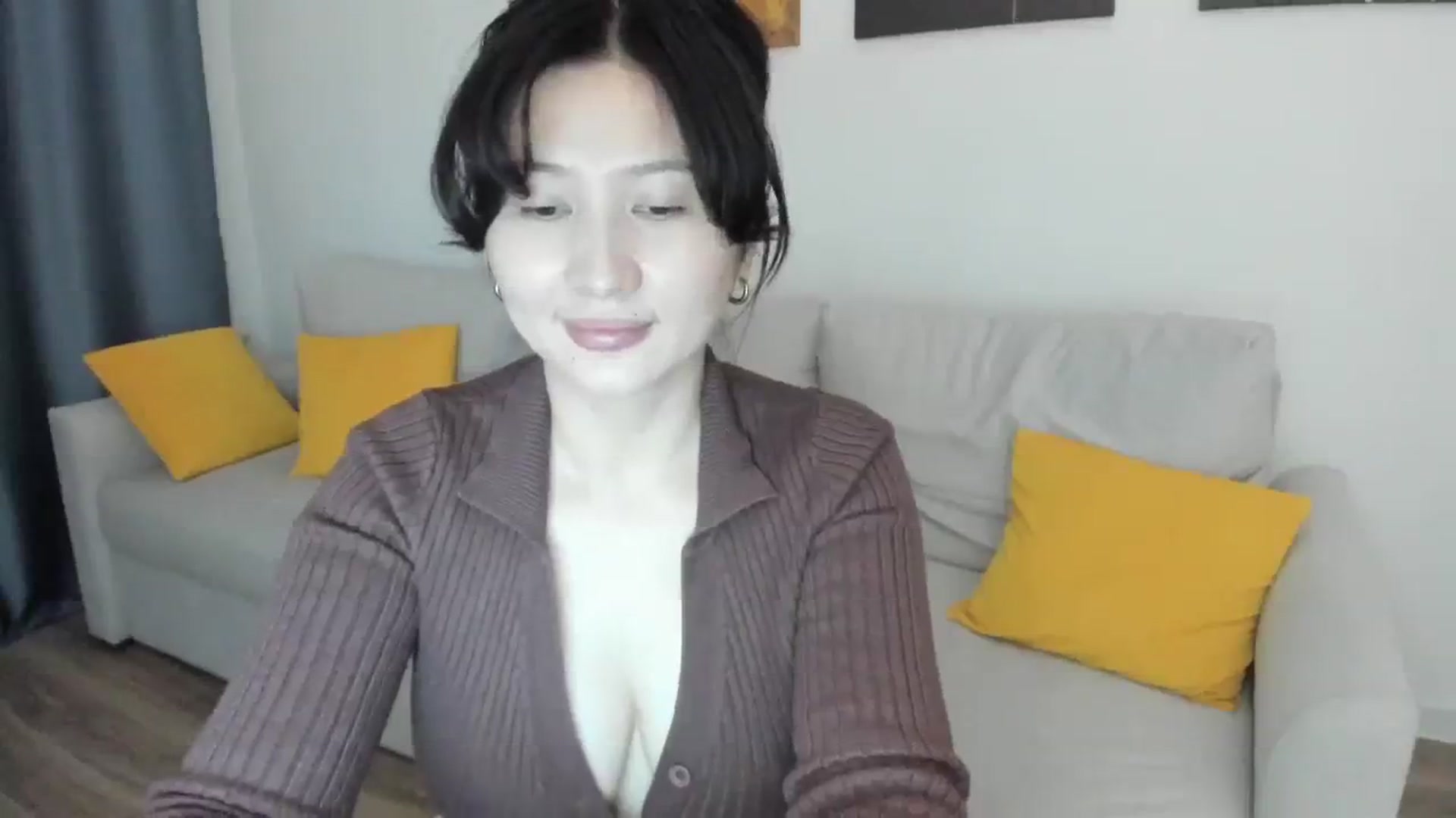 Gallery image thumbnail from Elfleurit's myfreecams stream on, 01/23/2024, 22:32 image 5 of 20