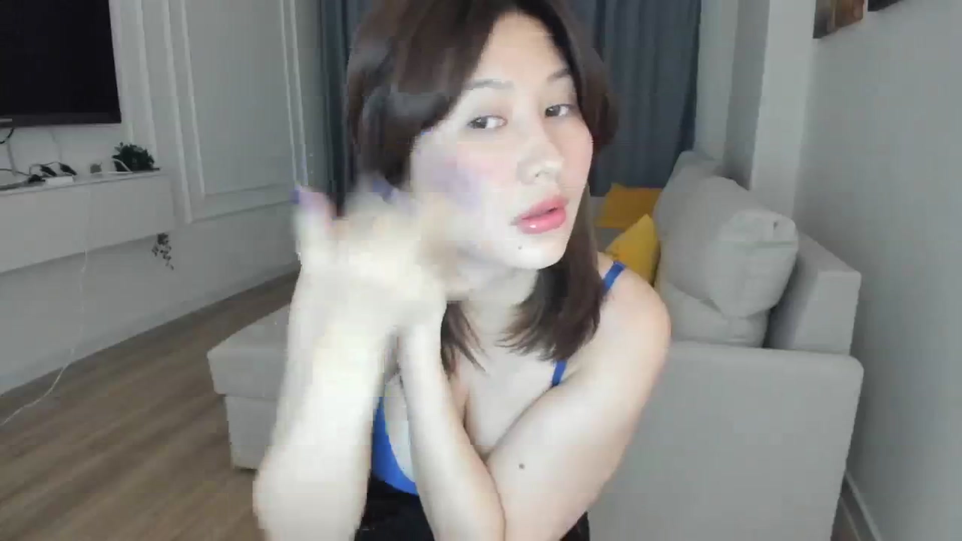 Gallery image thumbnail from Elfleurit's myfreecams stream on, 01/28/2024, 18:50 image 18 of 20