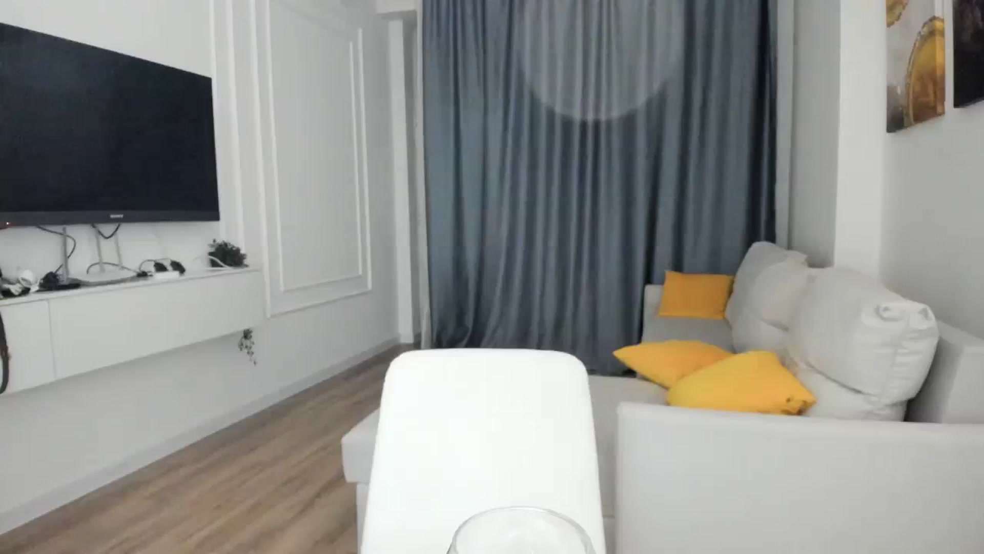 Gallery image thumbnail from Elfleurit's myfreecams stream on, 01/29/2024, 22:32 image 16 of 20
