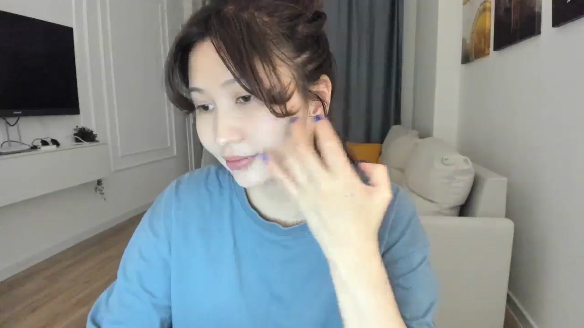 Gallery image thumbnail from Elfleurit's myfreecams stream on, 01/30/2024, 24:22 image 9 of 20