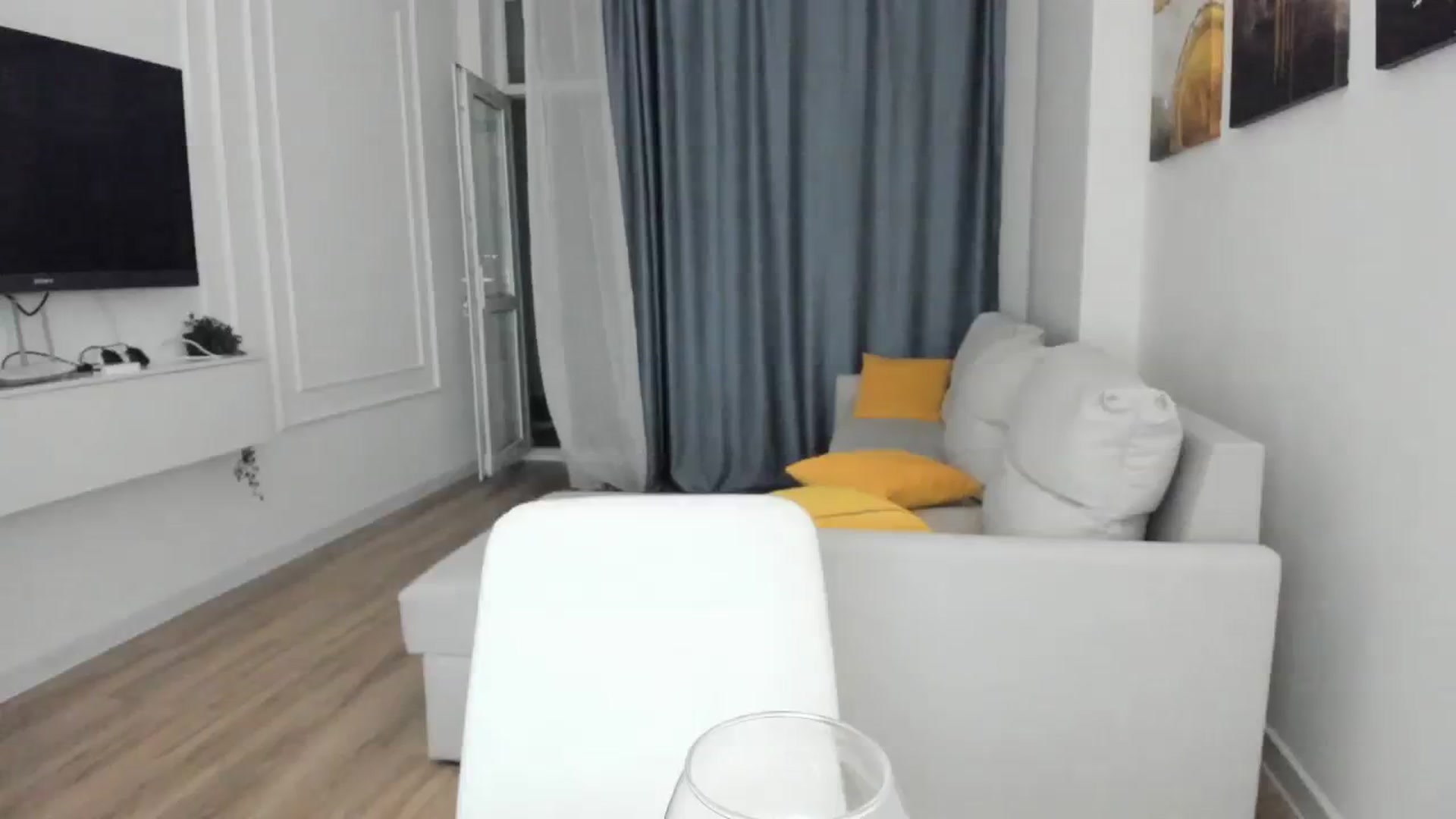 Gallery image thumbnail from Elfleurit's myfreecams stream on, 01/30/2024, 24:22 image 13 of 20