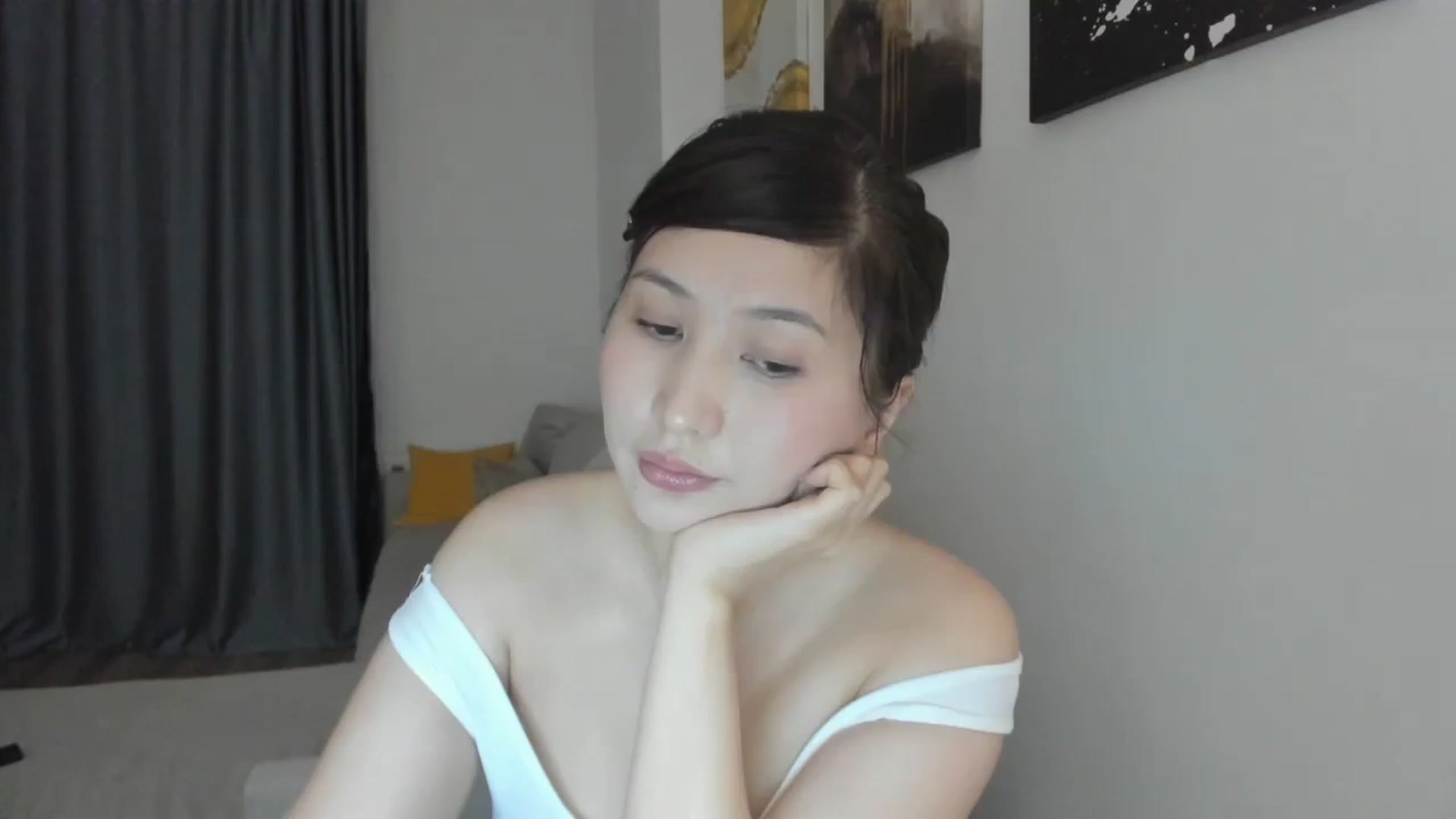 Gallery image thumbnail from Elfleurit's myfreecams stream on, 02/29/2024, 20:13 image 8 of 20
