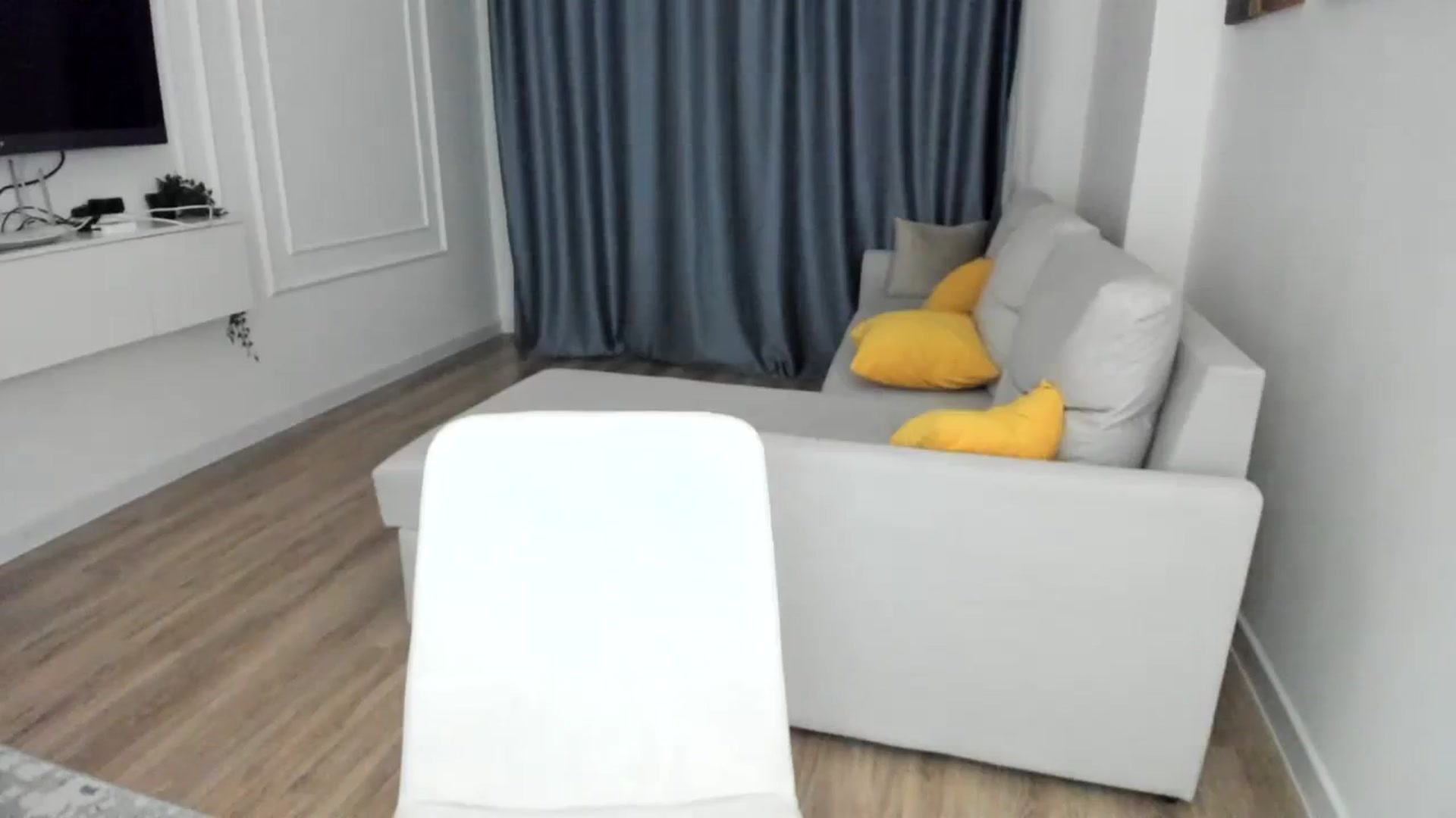 Gallery image thumbnail from Elfleurit's myfreecams stream on, 04/05/2024, 19:51 image 4 of 20