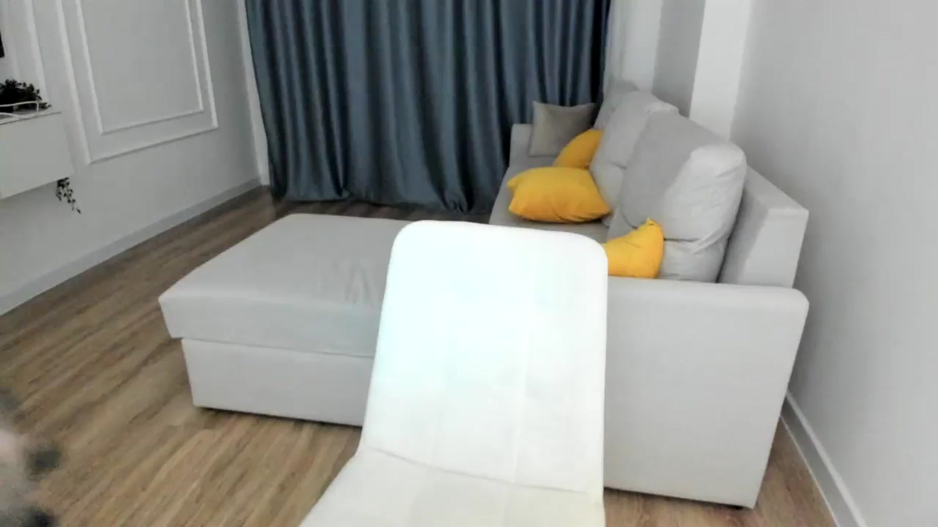Gallery image thumbnail from Elfleurit's myfreecams stream on, 04/05/2024, 20:42 image 1 of 20