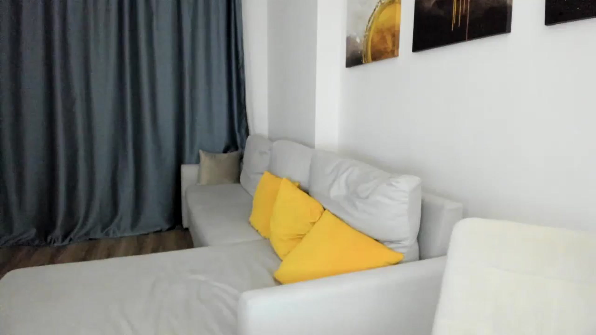 Gallery image thumbnail from Elfleurit's myfreecams stream on, 04/07/2024, 16:23 image 16 of 20