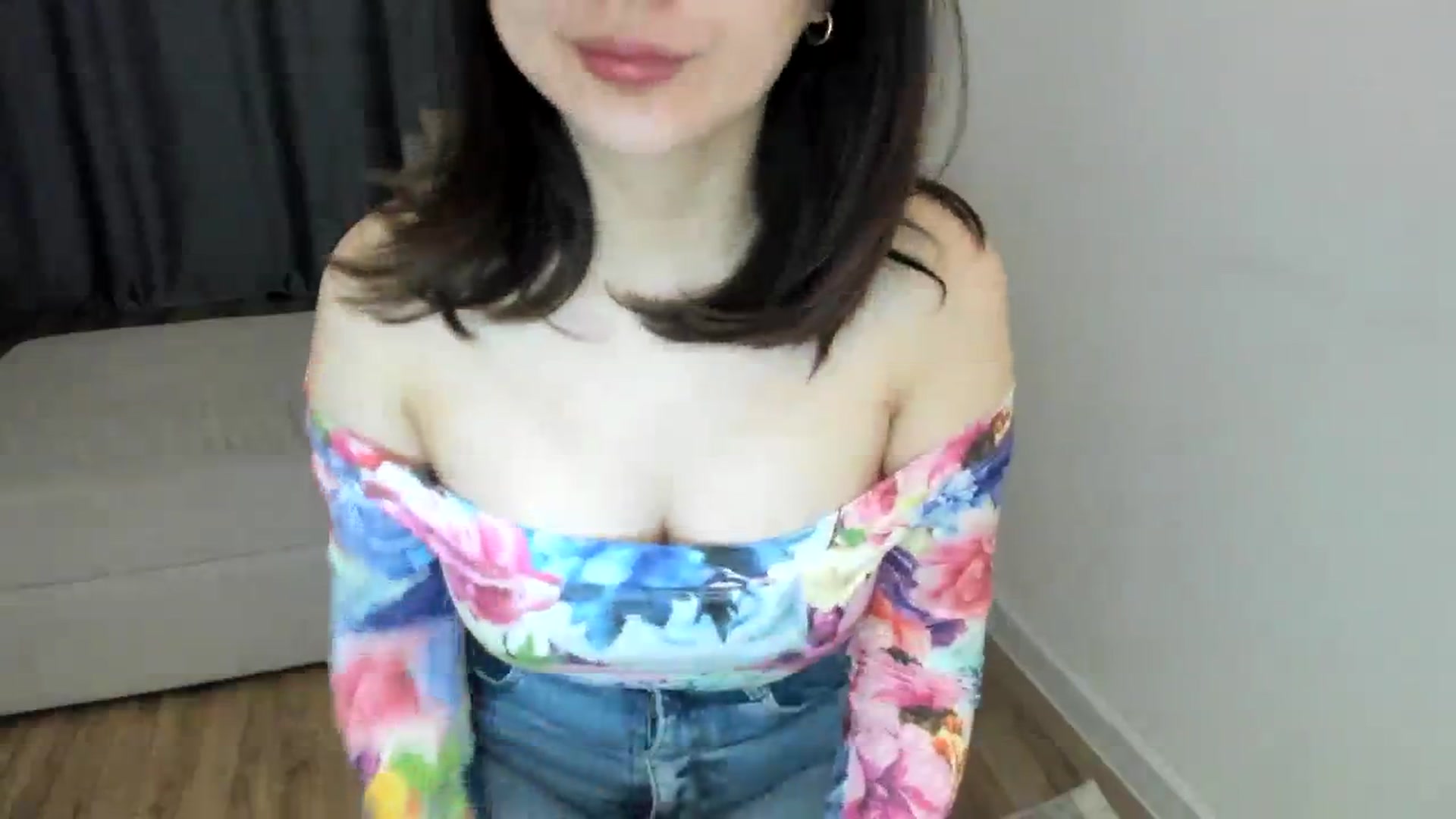 Gallery image thumbnail from Elfleurit's myfreecams stream on, 04/10/2024, 18:55 image 11 of 20
