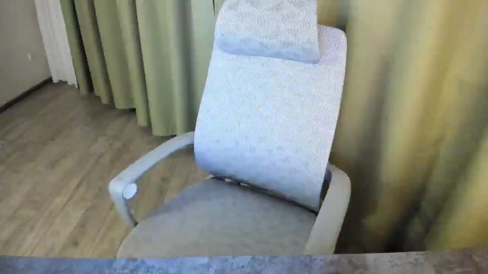 Gallery image thumbnail from Elfleurit's myfreecams stream on, 05/03/2024, 18:35 image 7 of 20
