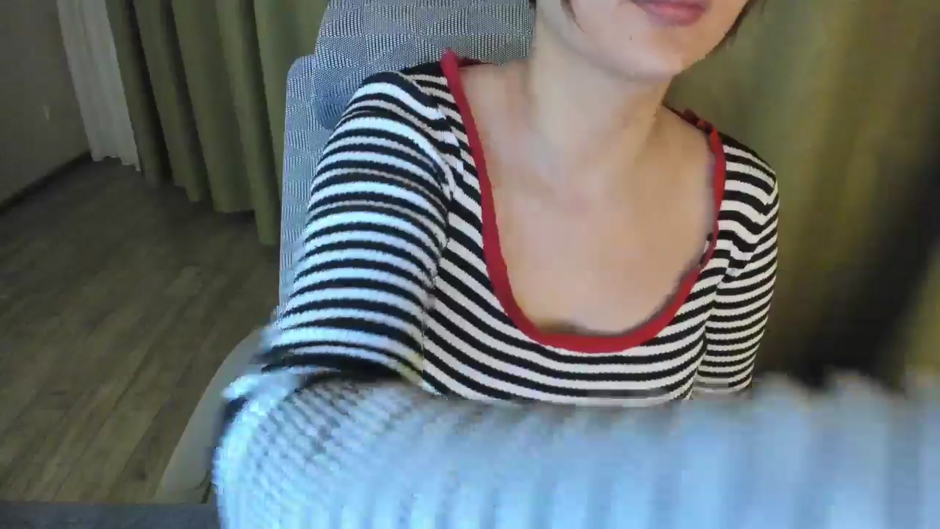 Gallery image thumbnail from Elfleurit's myfreecams stream on, 05/03/2024, 18:35 image 3 of 20